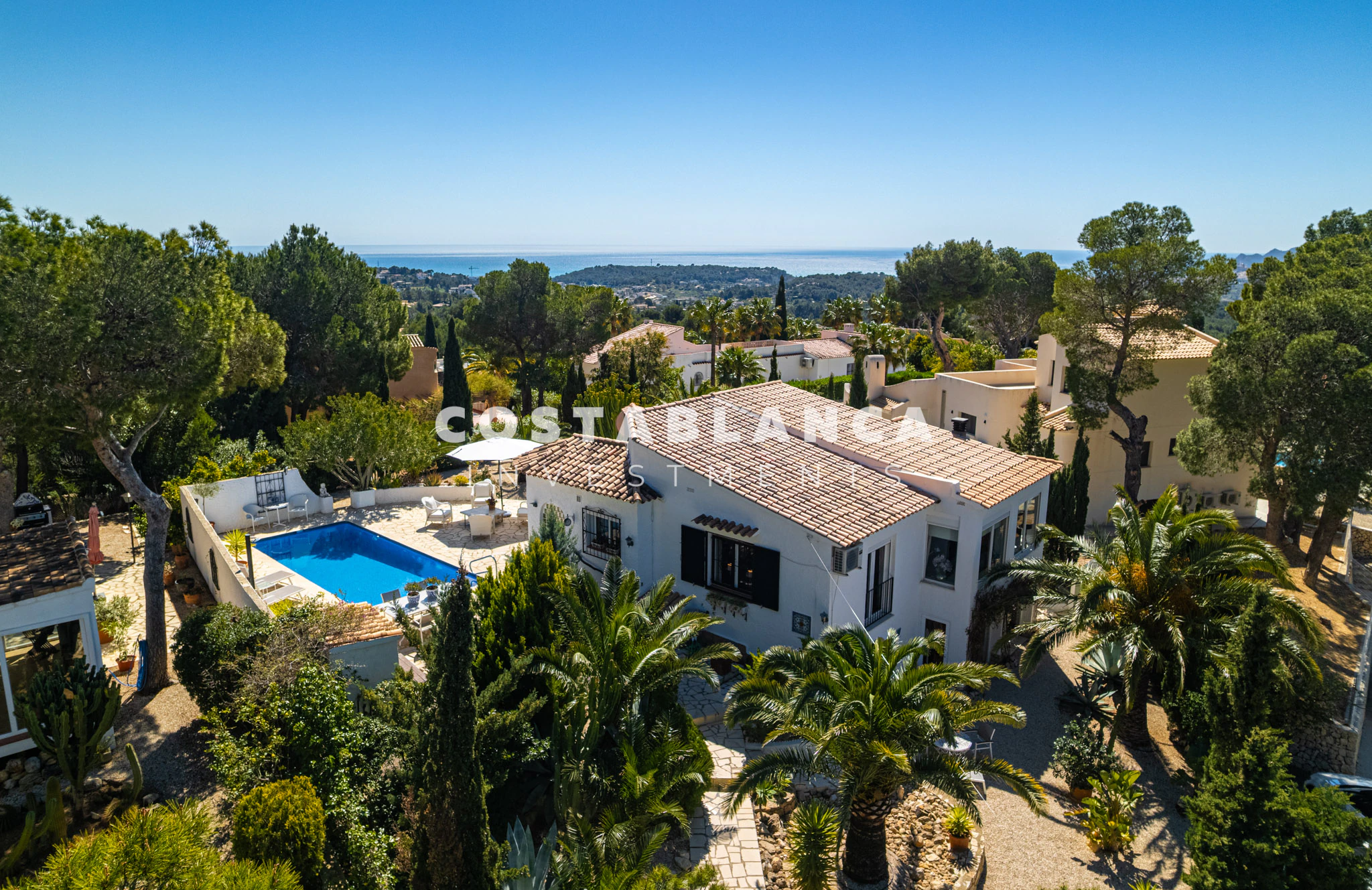 Peaceful Mediterranean Villa with Flat Plot and Open Views for sale in Altea