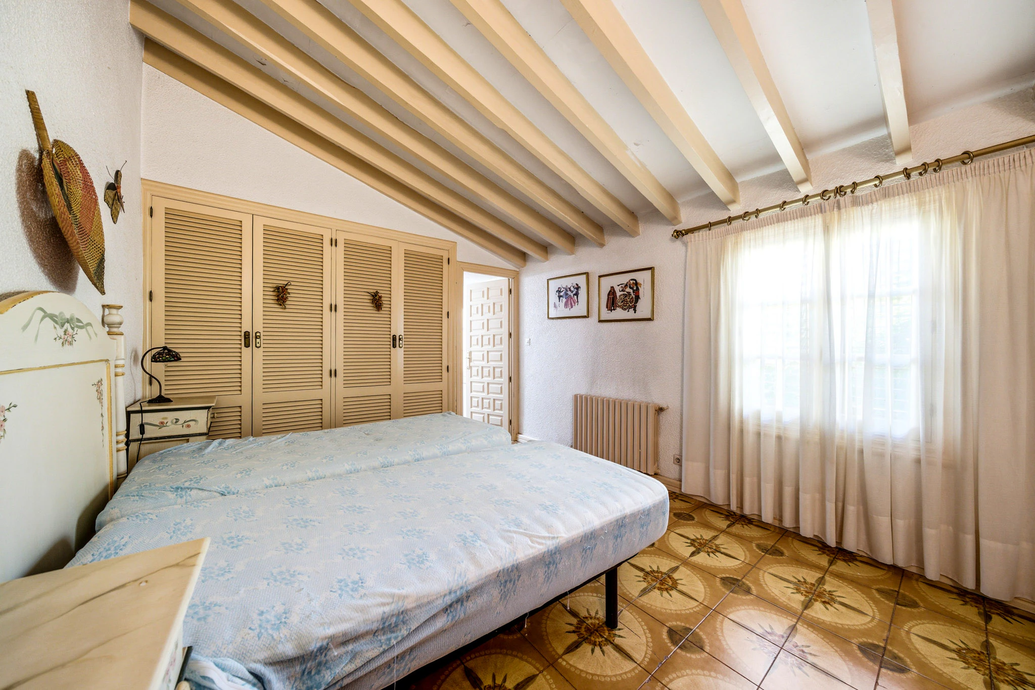 Exclusive Mediterranean Estate with Vineyards and Lakes for sale in Novelda