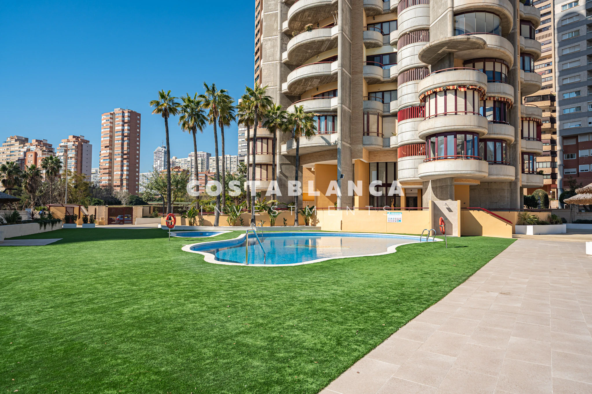Apartment for Sale Entire 38th Floor of the Iconic Negurigane Building for sale in Benidorm
