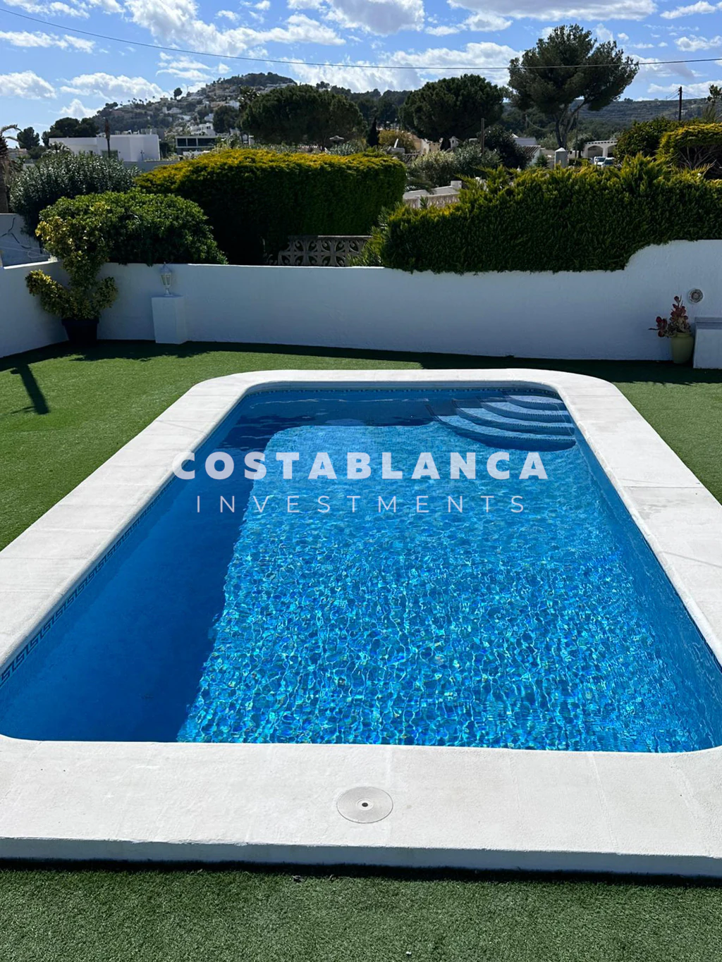Sunny Mediterranean villa for sale in Moraira