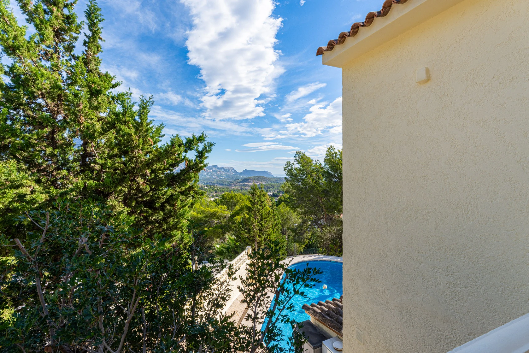 Mediterranean Villa with Sea and Mountain Views for sale in La Nucia