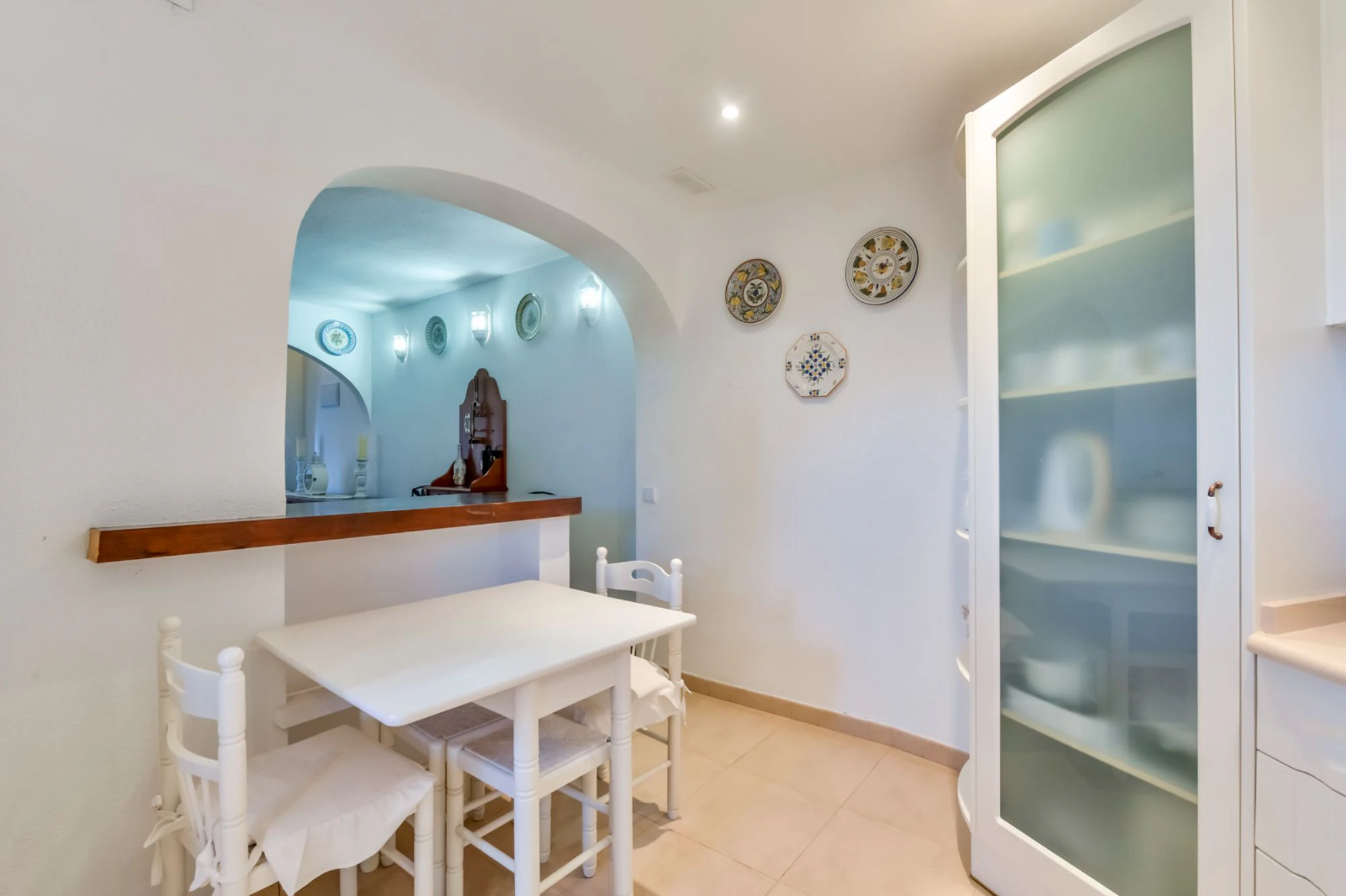 ELEGANCKA WILLA W STYLU HISZPAŃSKIM NA SPRZEDAŻ W ALTEA Z PANORAMICZNYM WIDOKIEM NA MORZE I APARTAMENTEM DLA GOŚCI W MASCARAT