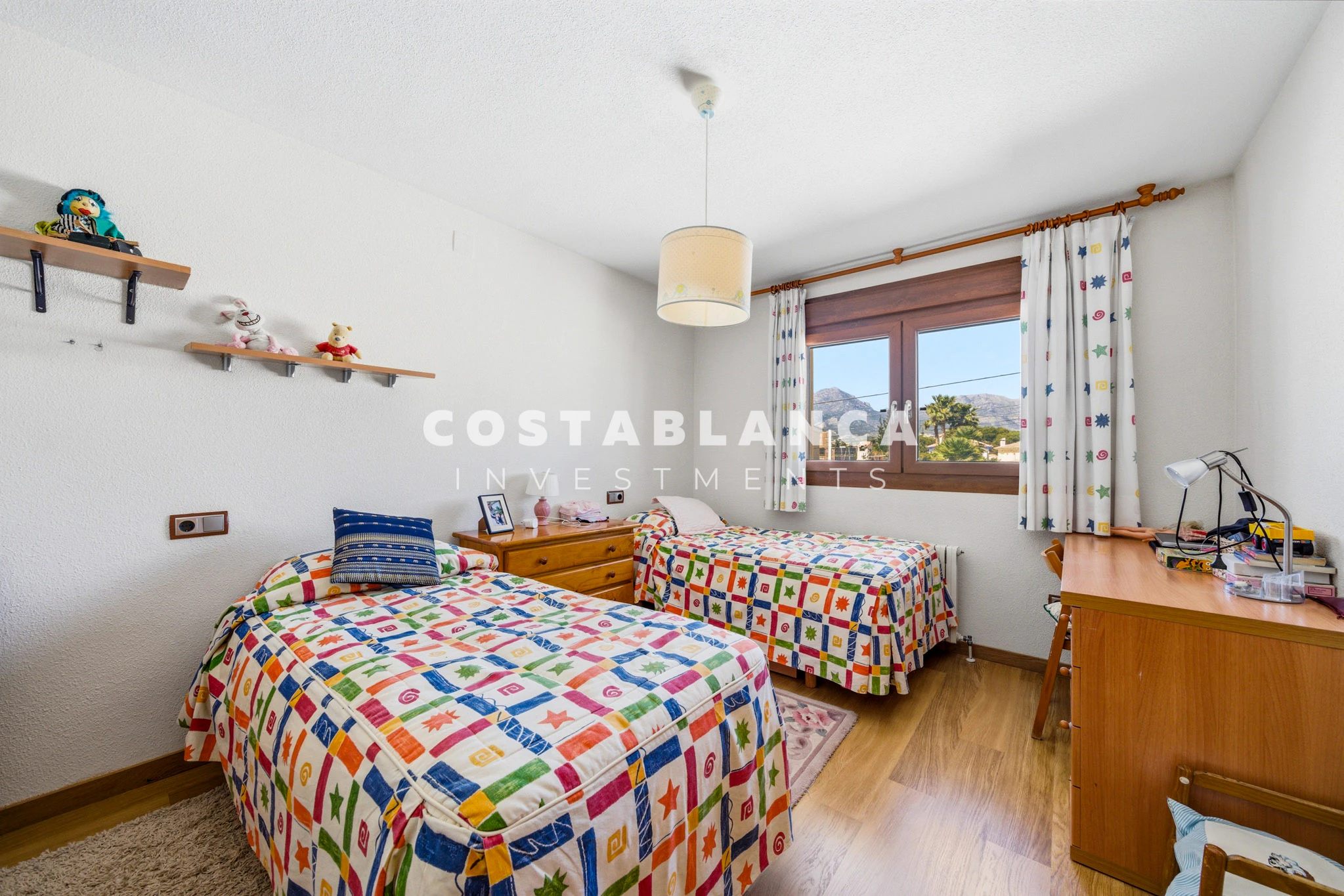 Luxuriöse mediterrane Villa zum Verkauf in Benidorm mit Garten, Terrassen und Privatsphäre