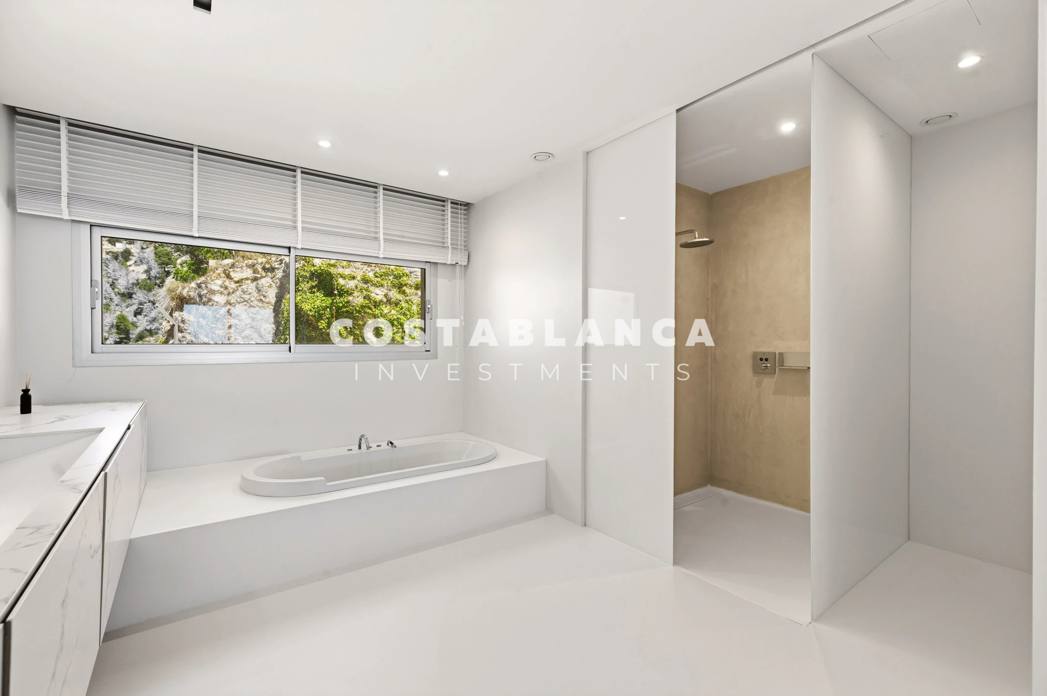 Luxury Penthouse with Panoramic Sea & Mountain Views for sale in Altea La Vella