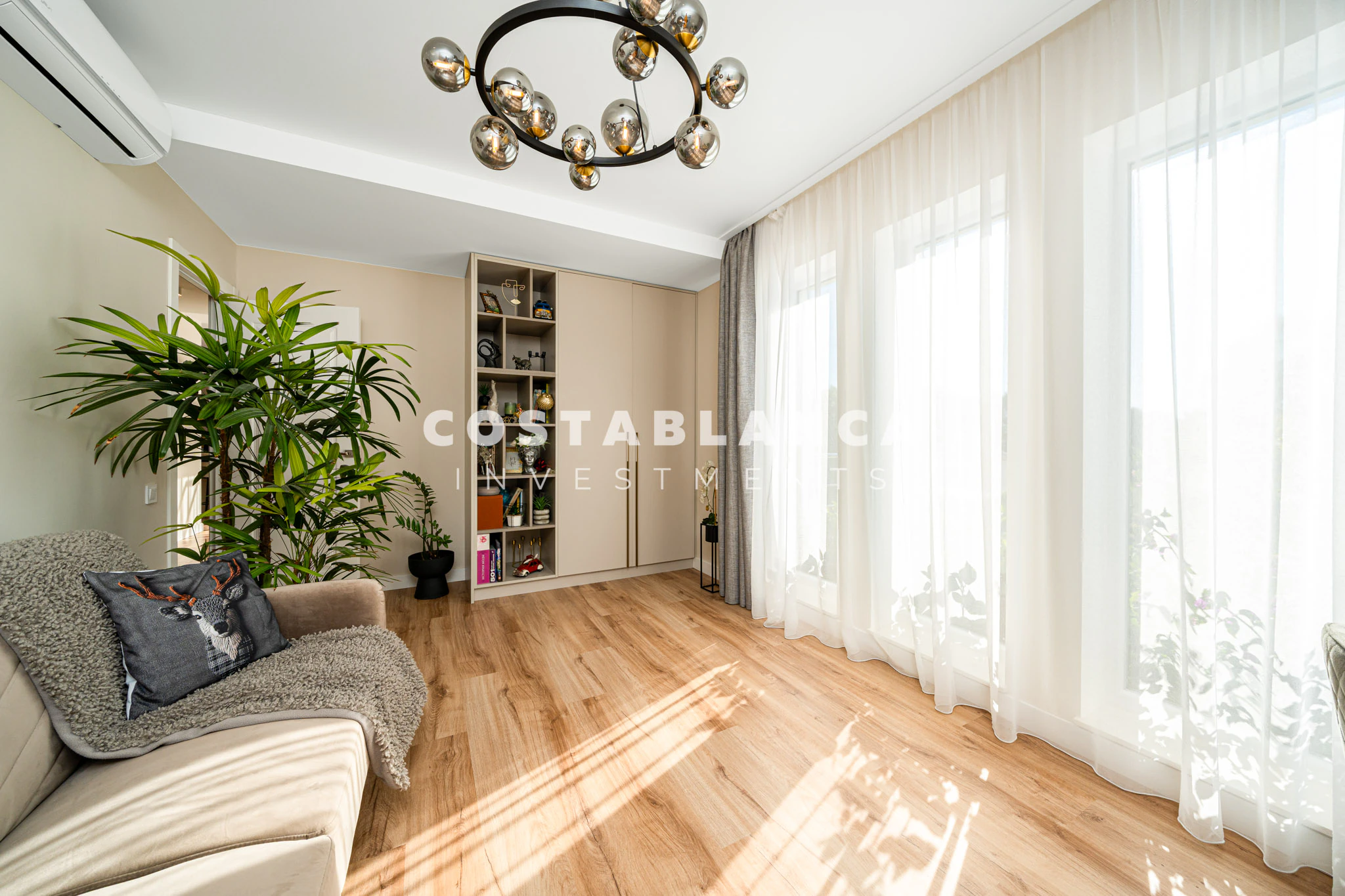 Villa moderne élégante avec piscine privée et suite principale à vendre à Calpe