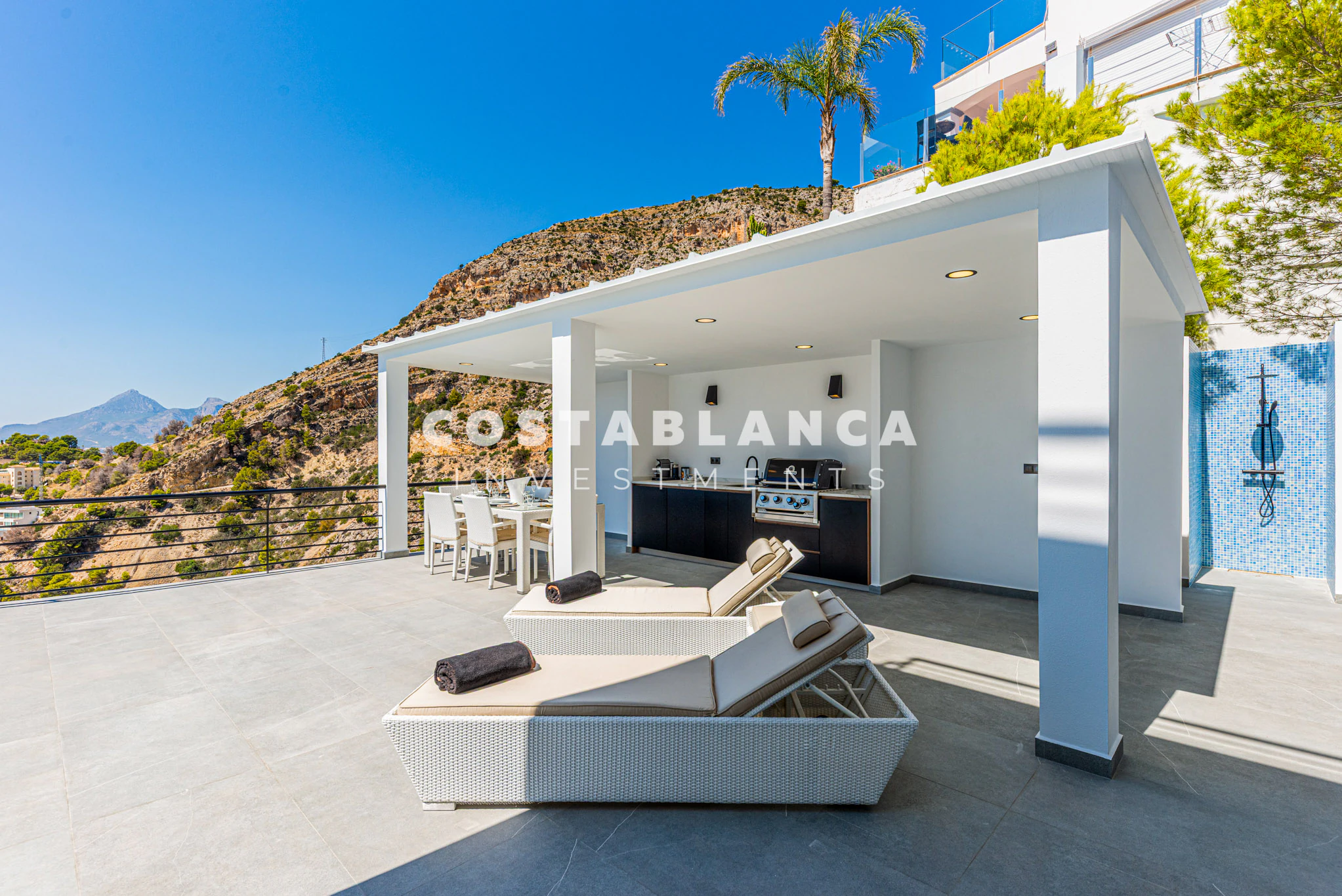 Designer Villa met Infinity Uitzichten over de Costa Blanca Te Koop In Altea Hills