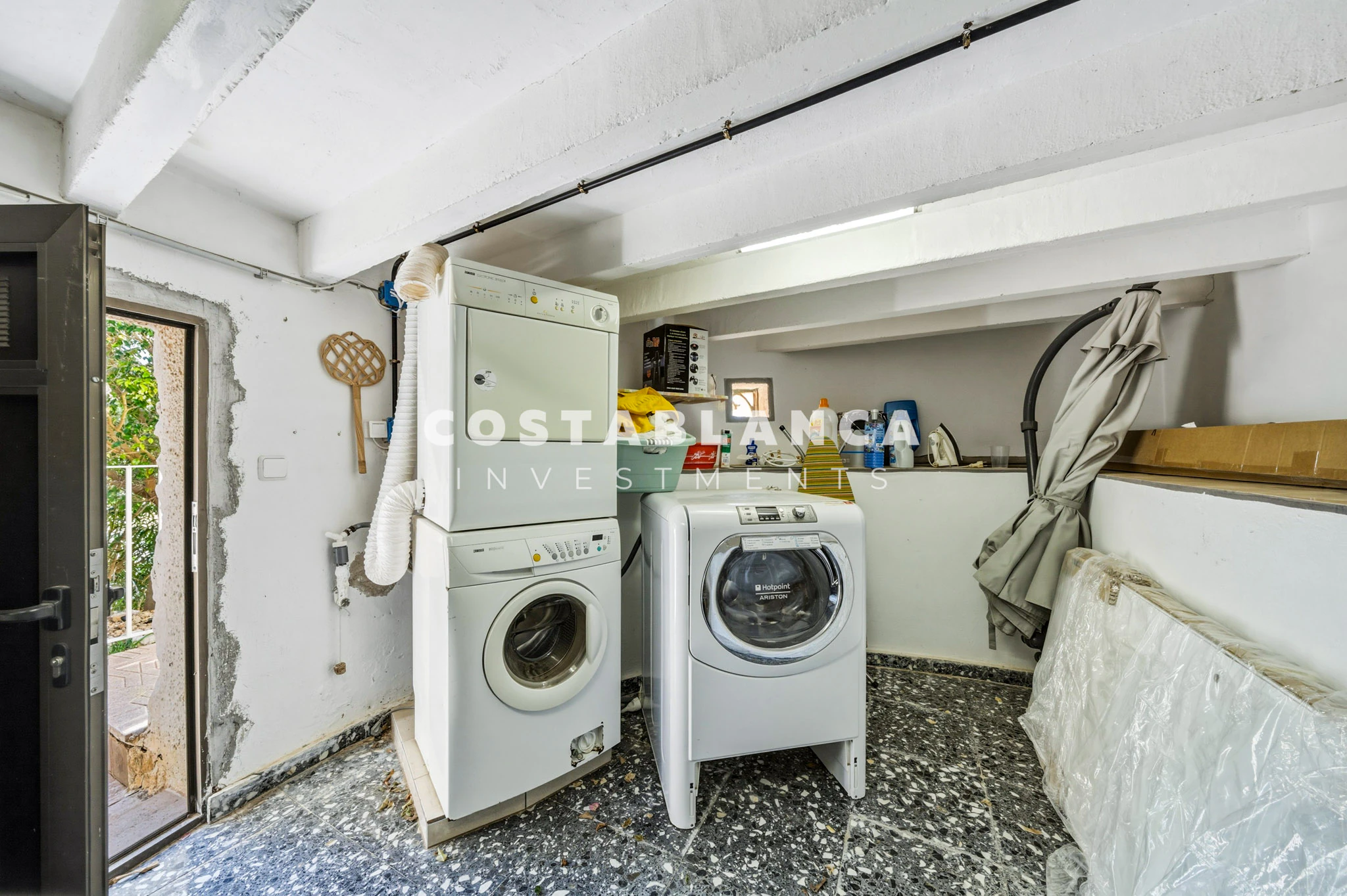Villa Mediterránea con Vistas Icónicas al Peñón de Ifach y Piscina Privada en venta en Calpe.