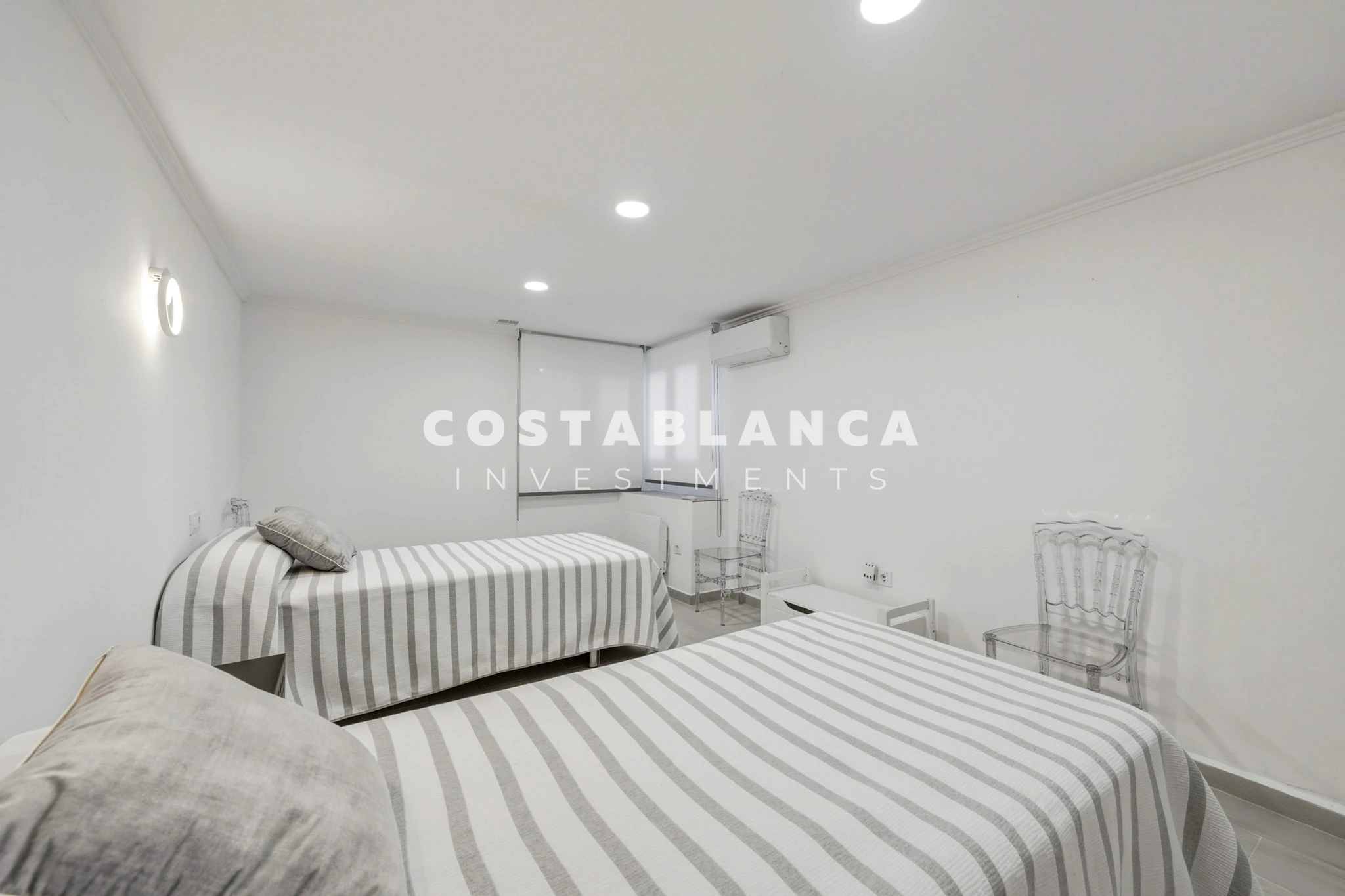 Villa Mediterránea con Vistas Icónicas al Peñón de Ifach y Piscina Privada en venta en Calpe.
