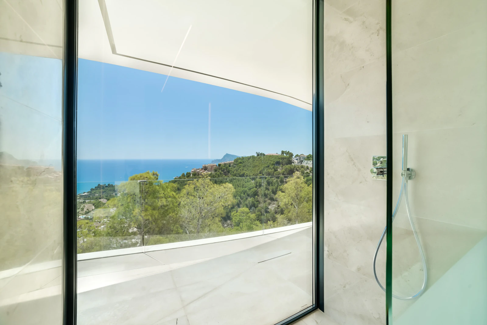 Villa de luxe avec vue panoramique sur la mer à vendre dans les collines d’Altea avec grande piscine