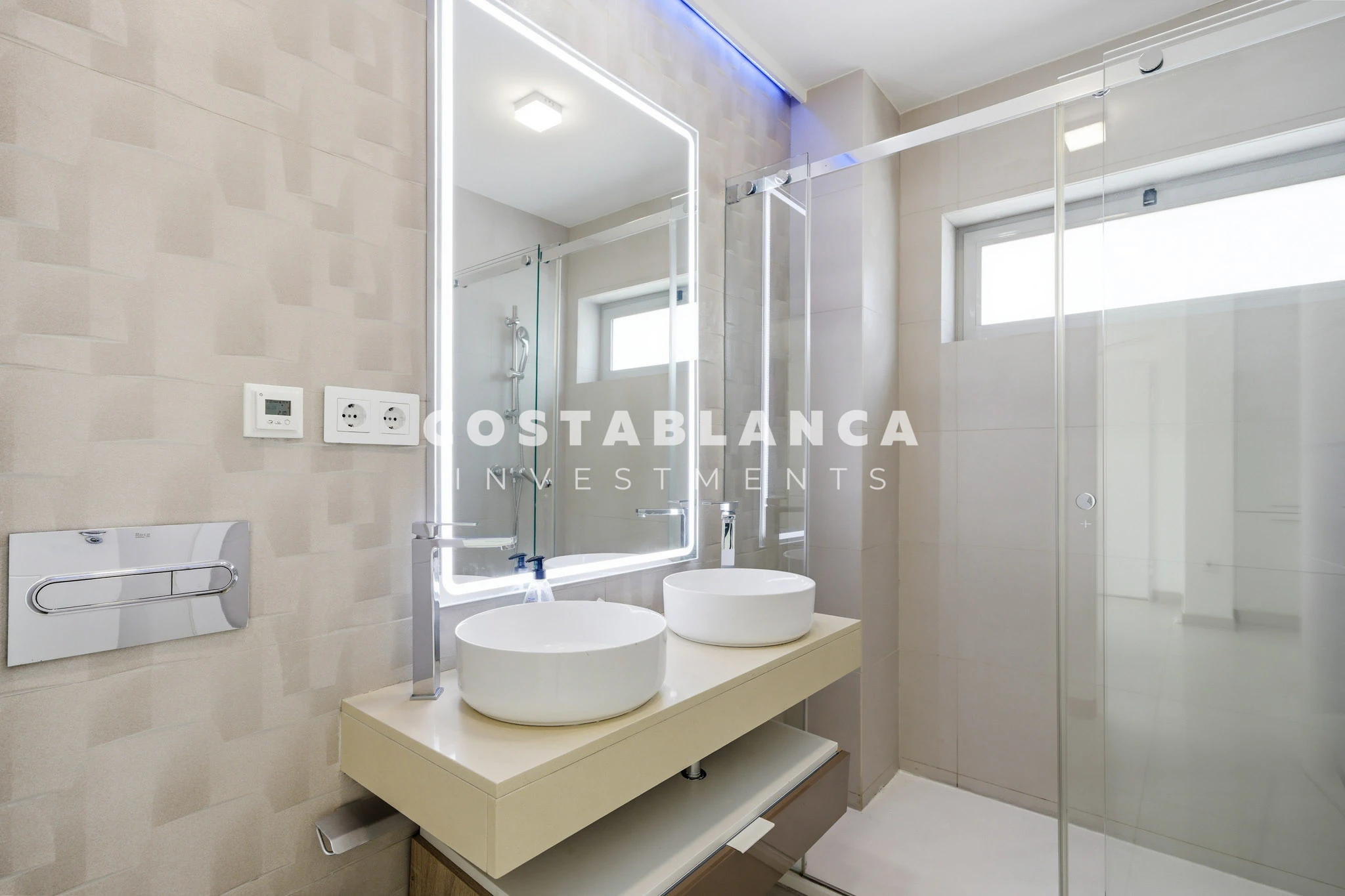 Stylish 2 Bedroom apartment Near Beach and Shopping for sale in Finestrat