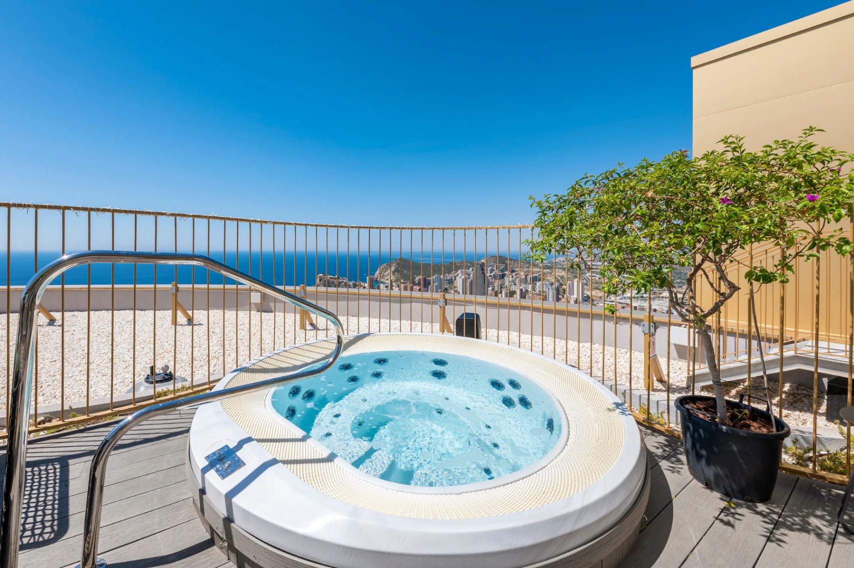 43. Etage Residence mit Meer- und Bergblick zu verkaufen in Benidorm