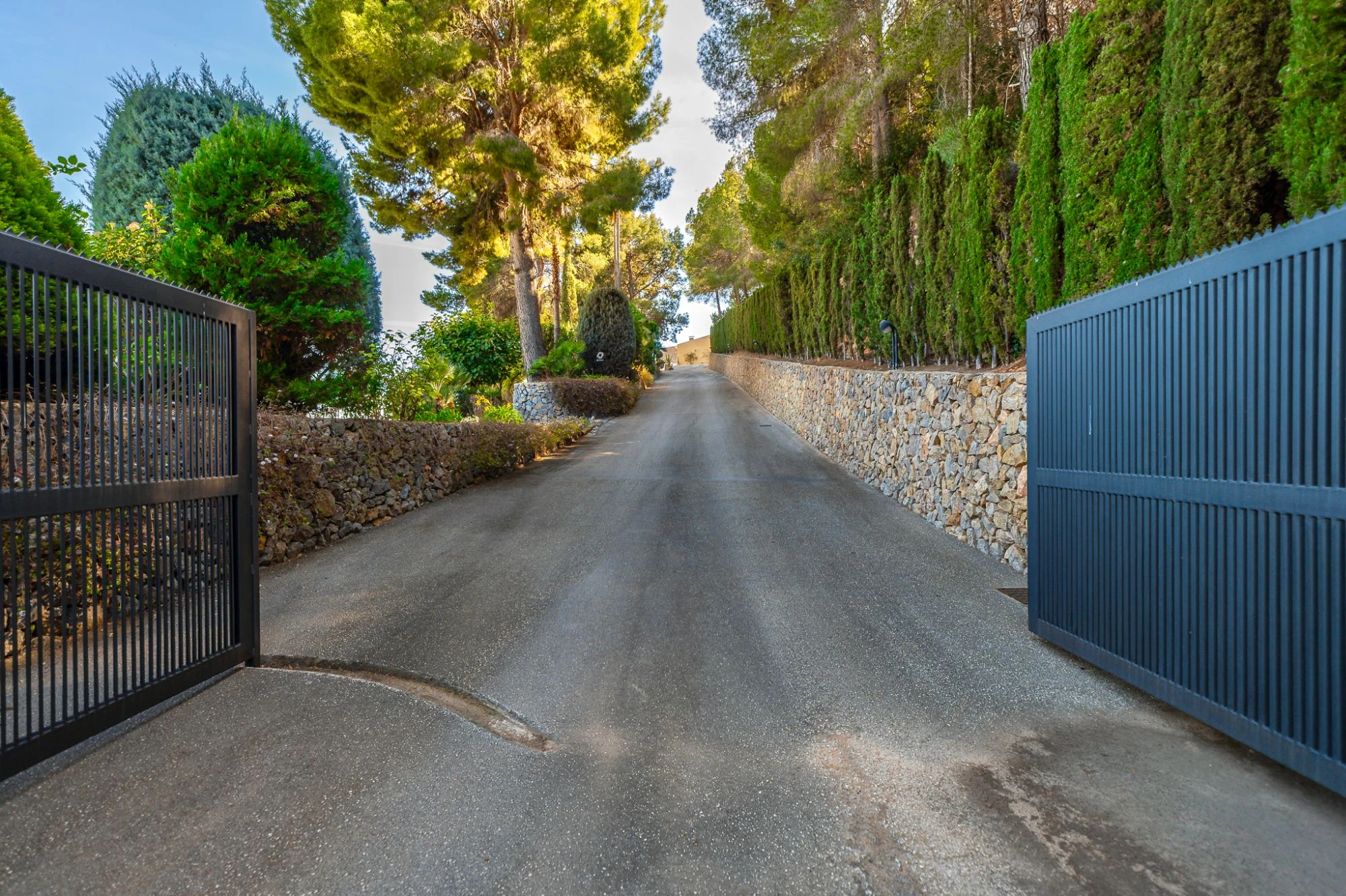 Stunning Villa Retreat Surrounded by Nature with Breathtaking Open Views for Sale In Callosa