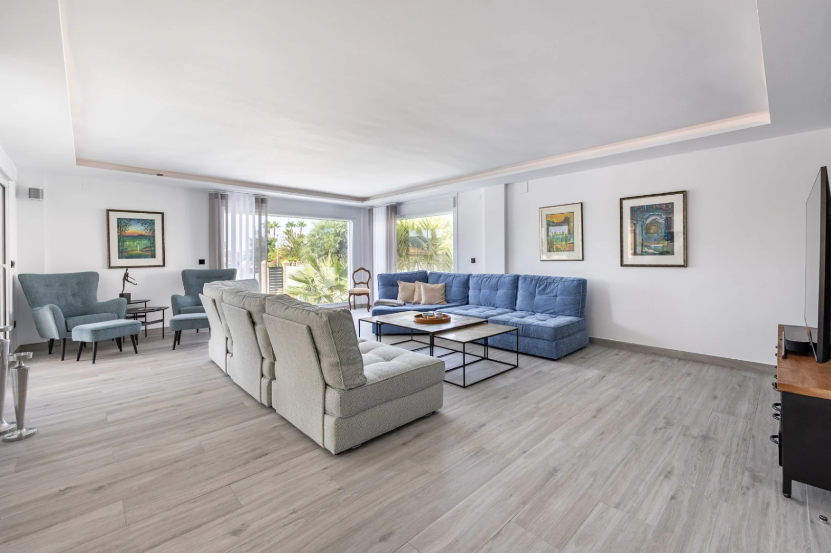 Moderne mediterrane Villa mit Pool, Garten und überdachtem Parkplatz zu verkaufen in Alfaz del Pi