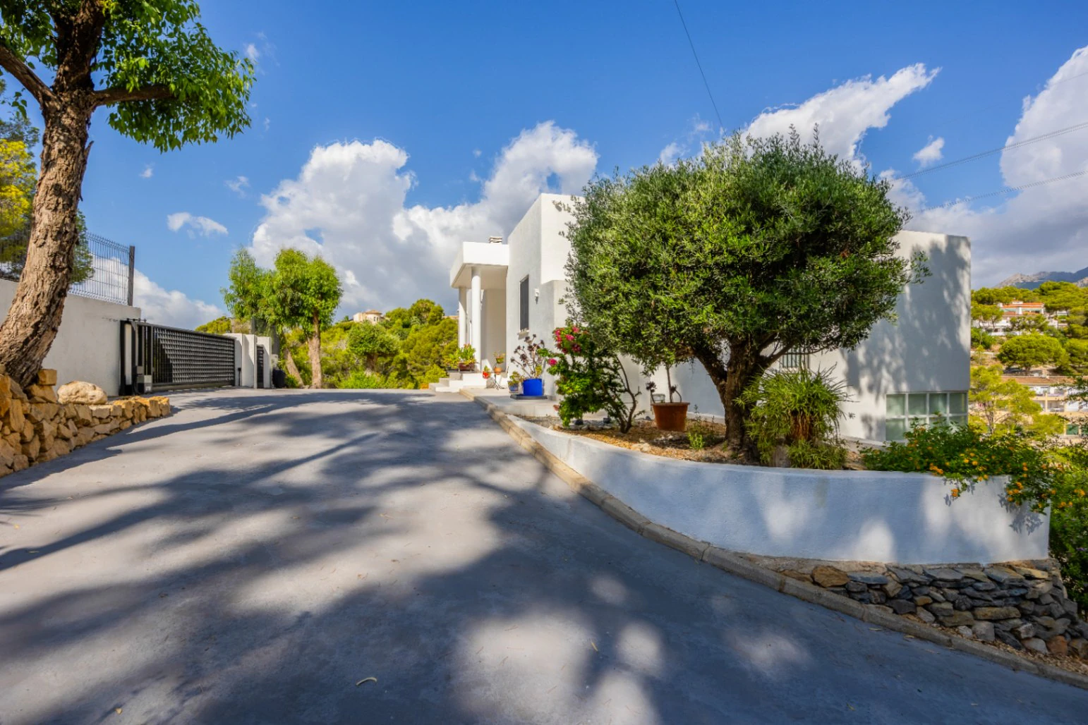 Geräumige Villa zum Verkauf in Altea la Vella mit Meerblick und Zugang zum Golfplatz