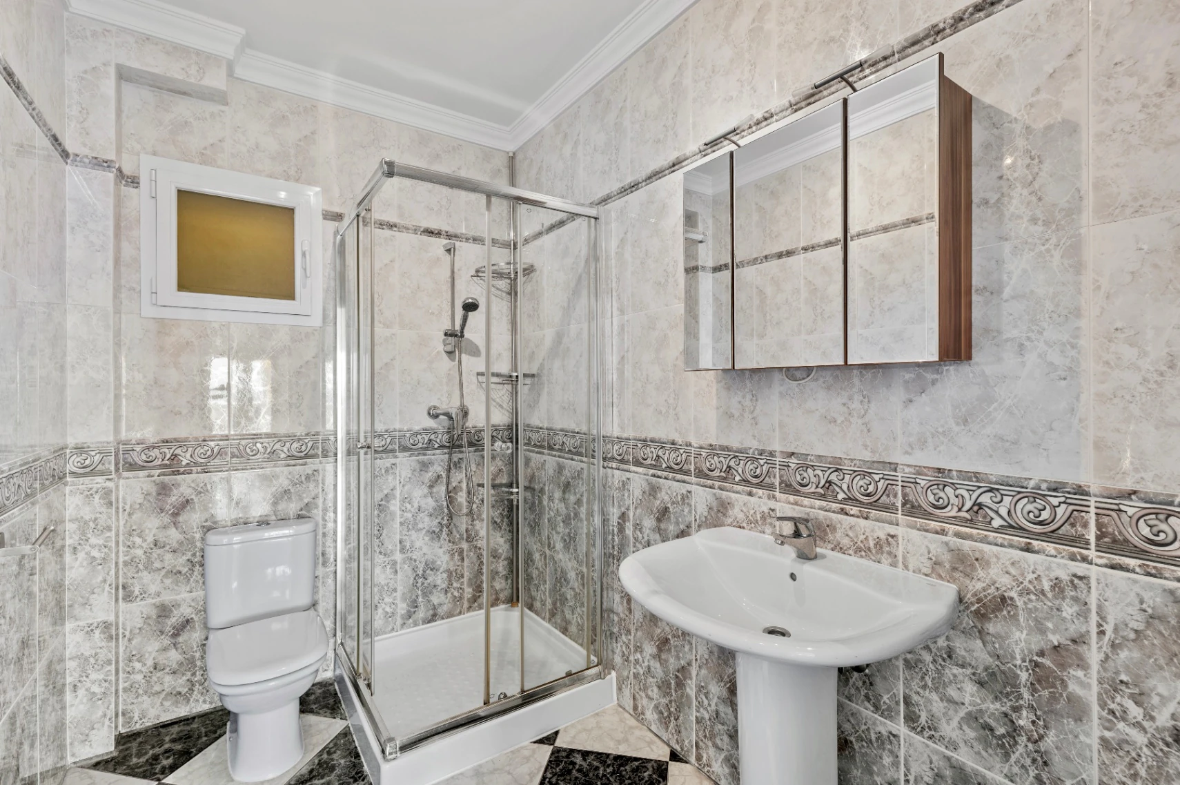 STUNNING MEDITERRANEAN VILLA FOR SALE IN CALPE WITH PANORAMIC SEA AND MOUNTAIN VIEWS