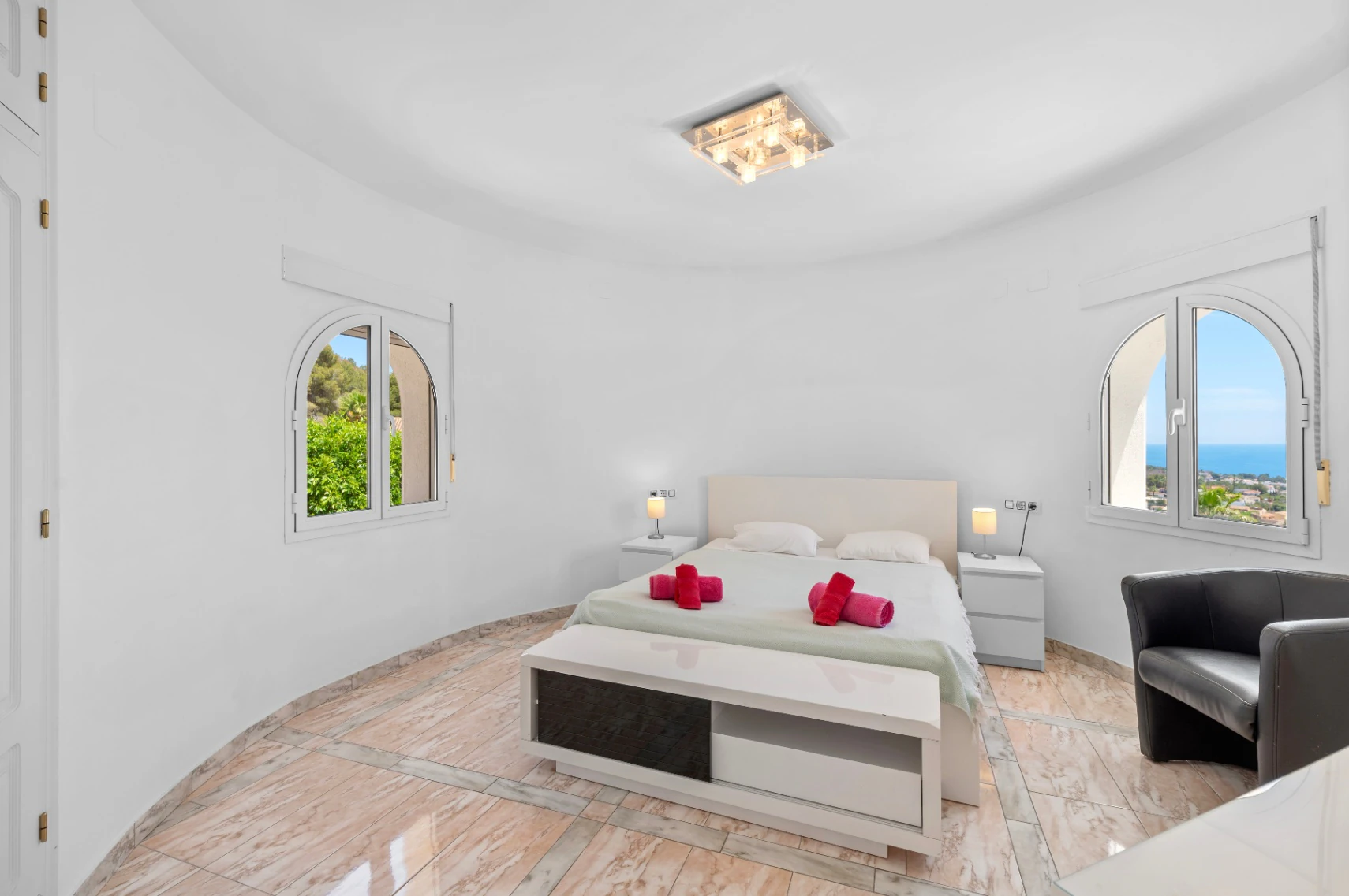 STUNNING MEDITERRANEAN VILLA FOR SALE IN CALPE WITH PANORAMIC SEA AND MOUNTAIN VIEWS