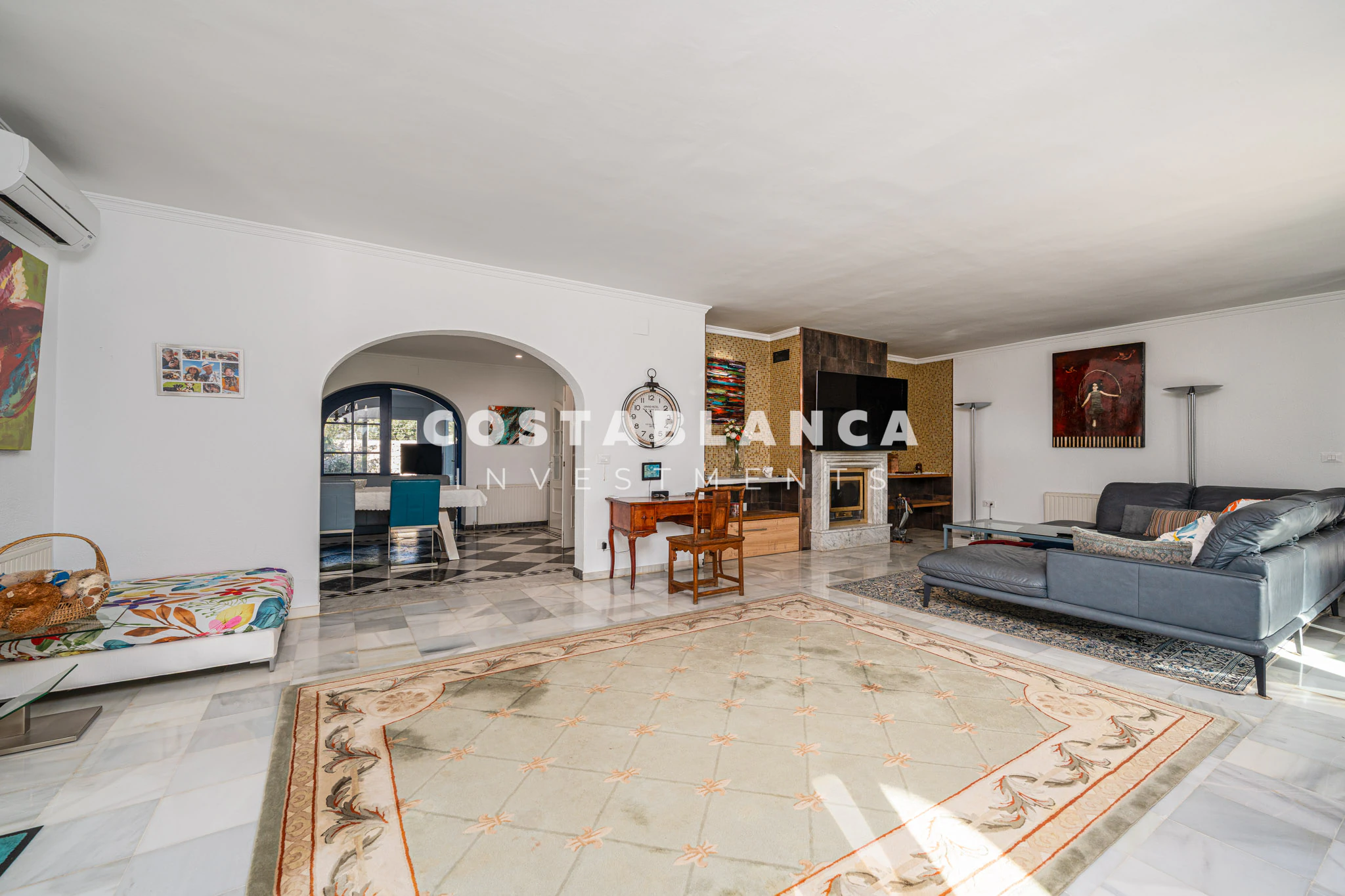 Fully Modernized Luxury Villa with Guest Apartment and Solar Energy for sale in Denia