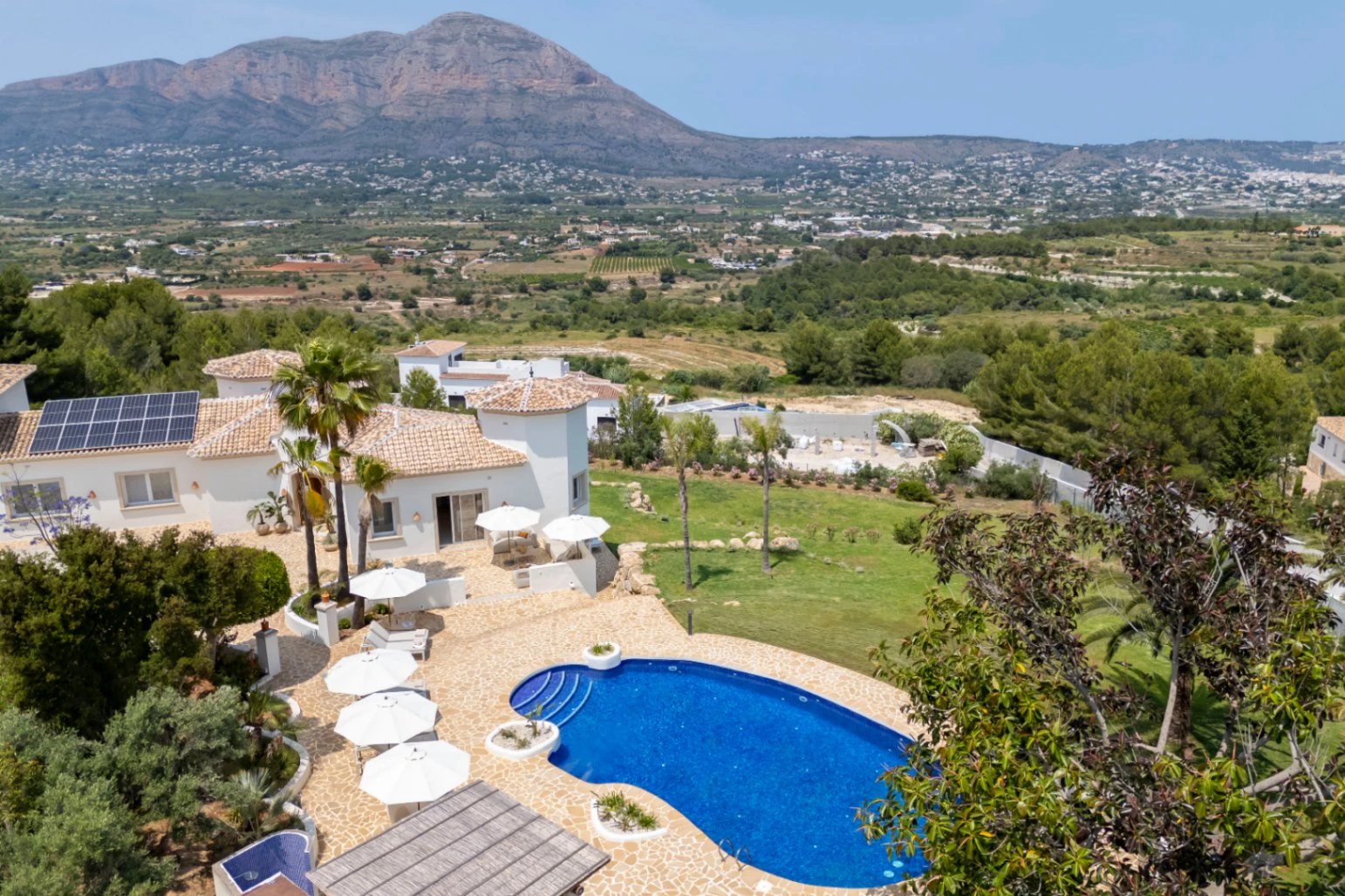 Villa recientemente reformada con impresionante vistas panorámicas de Jávea