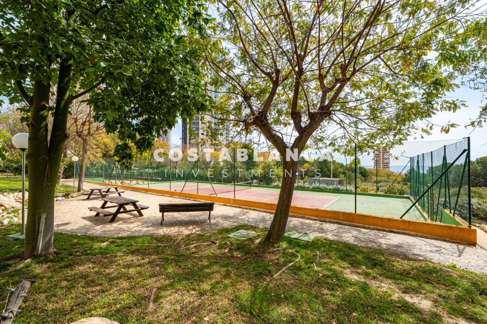 Espectacular apartamento en la vigésima planta en Poniente con vistas panorámicas al mar en venta en Benidorm.