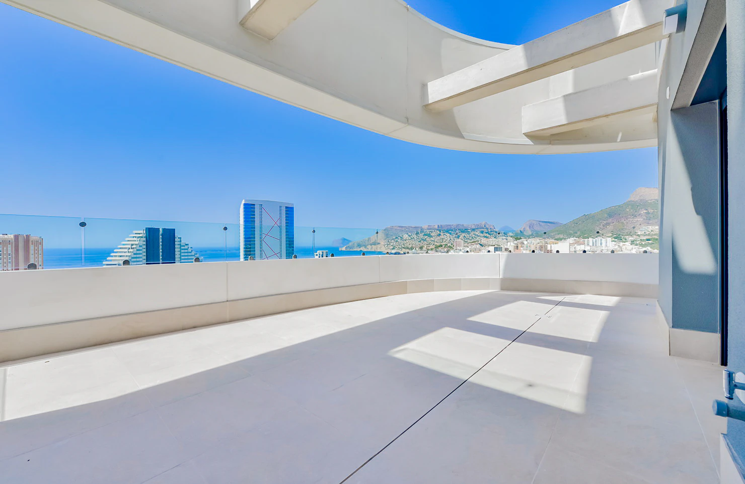 Penthouse moderne à vendre à Calpe avec piscine privée