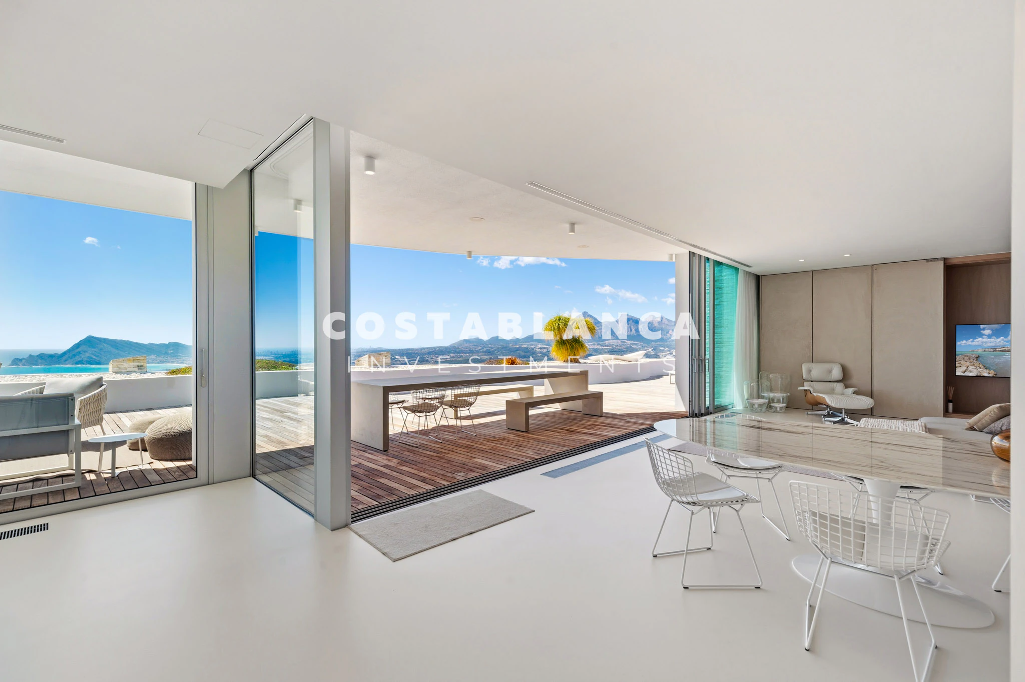 Luxury Penthouse with Panoramic Sea & Mountain Views for sale in Altea La Vella