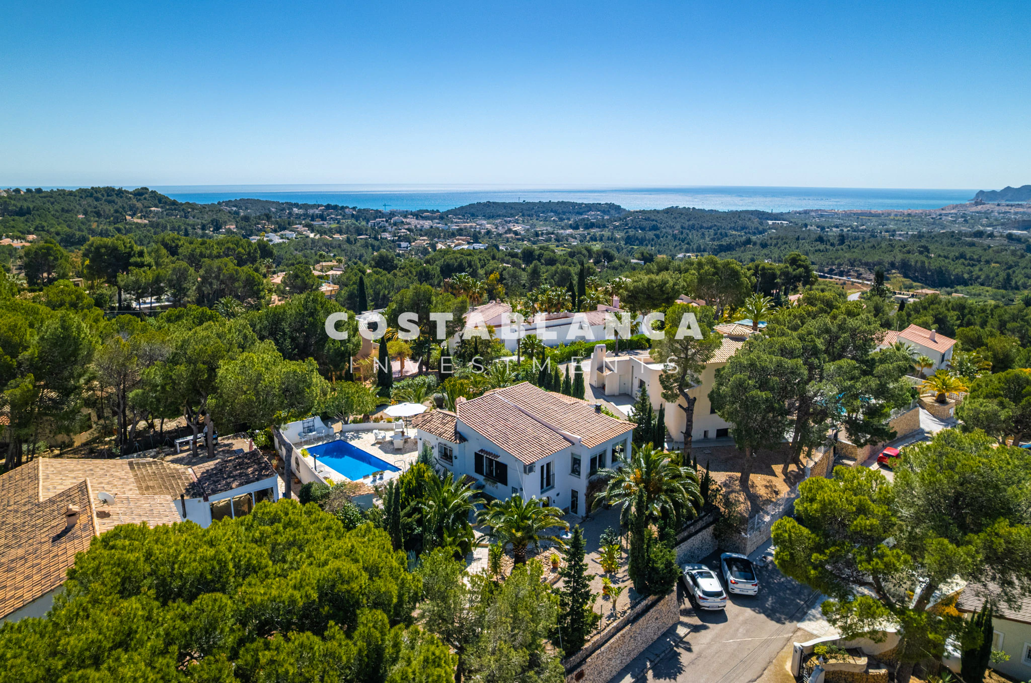 Peaceful Mediterranean Villa with Flat Plot and Open Views for sale in Altea