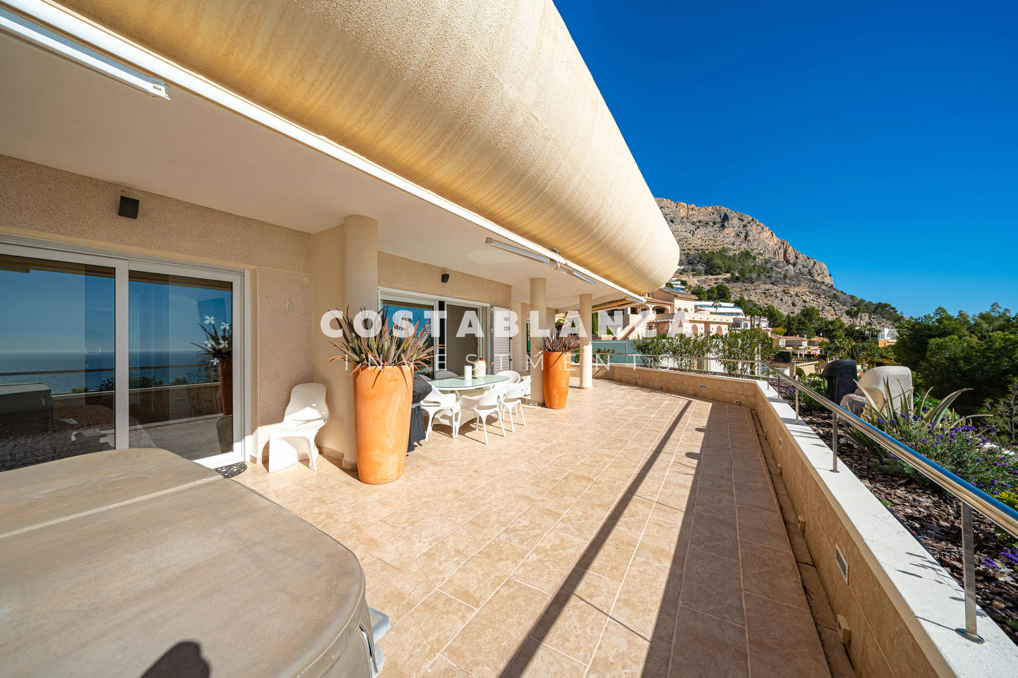 Luksusowe mieszkanie z panoramicznymi widokami i tarasem w Altea Hills