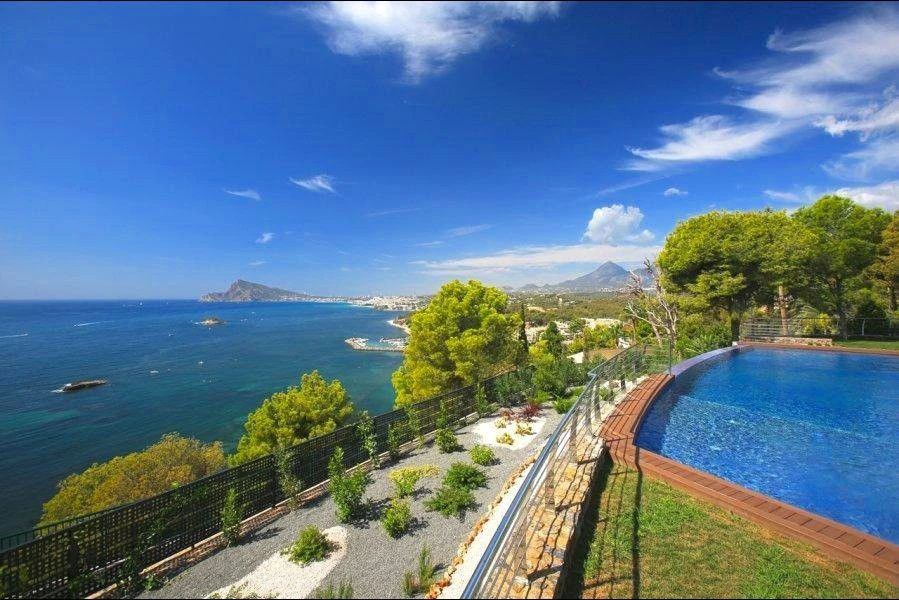 Chalet de lujo en primera línea en venta en Altea