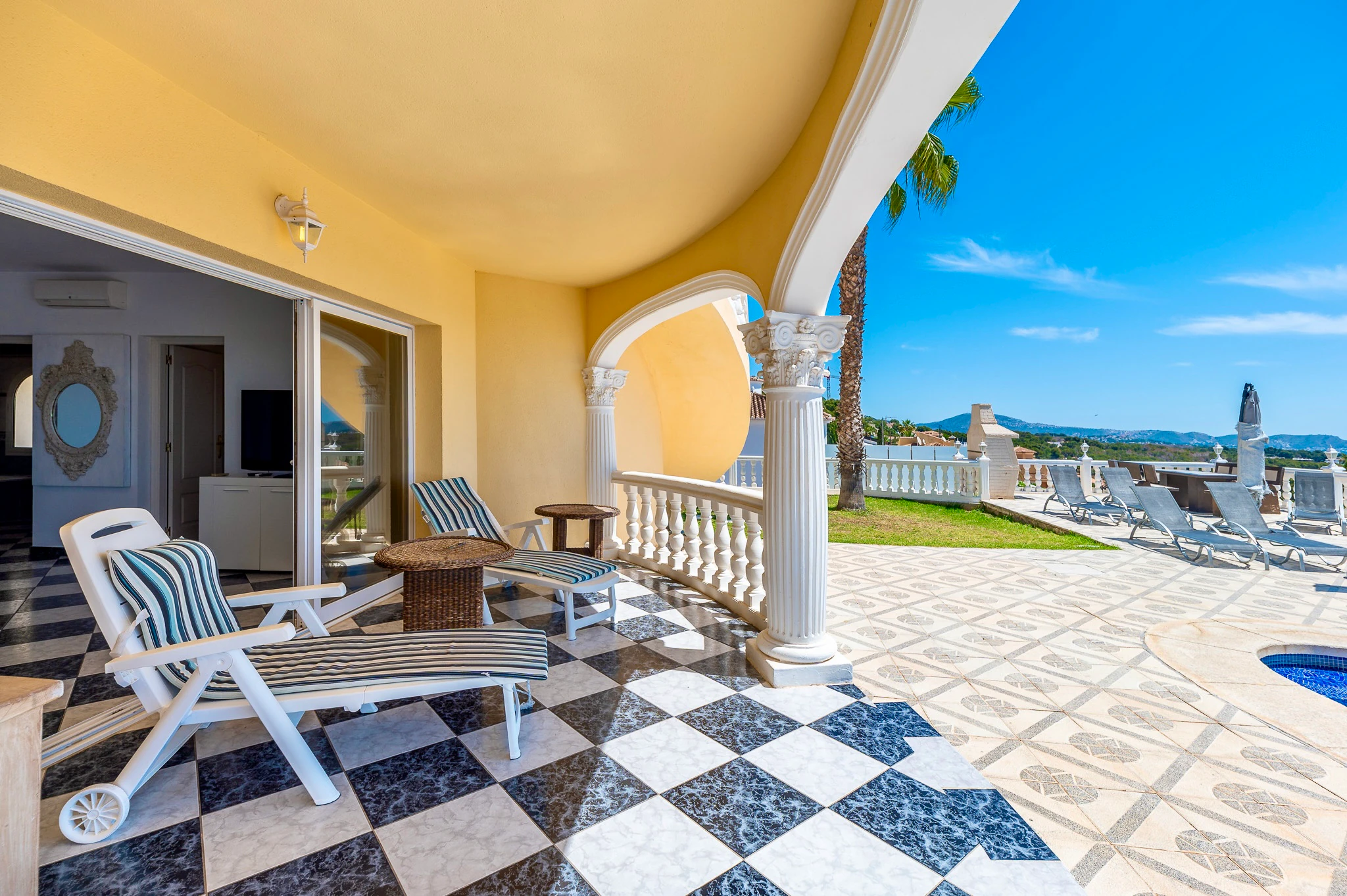 STUNNING MEDITERRANEAN VILLA FOR SALE IN CALPE WITH PANORAMIC SEA AND MOUNTAIN VIEWS