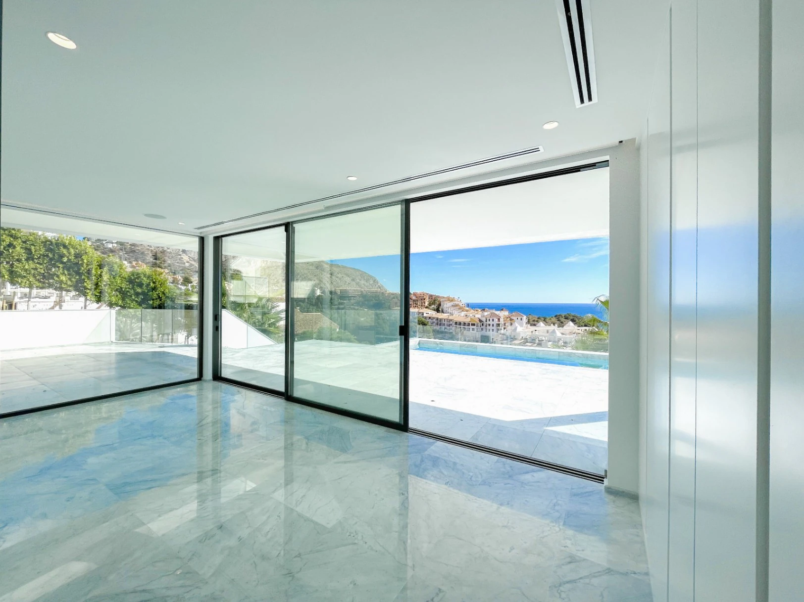 Apartamento de lujo con vistas panorámicas al mar en venta en Mascarat