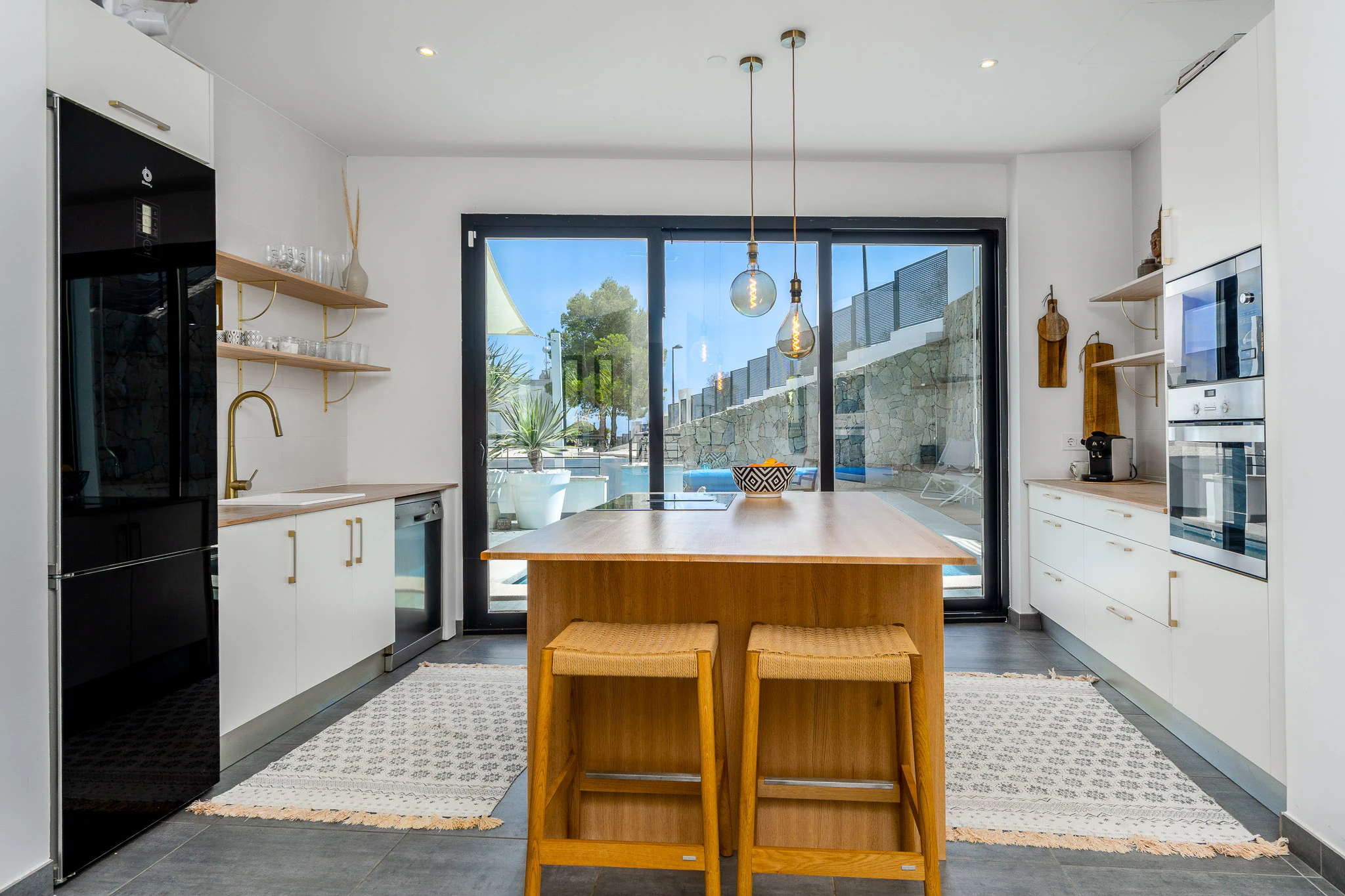 Luxury Villa in Altea with open views and High-End Finishes