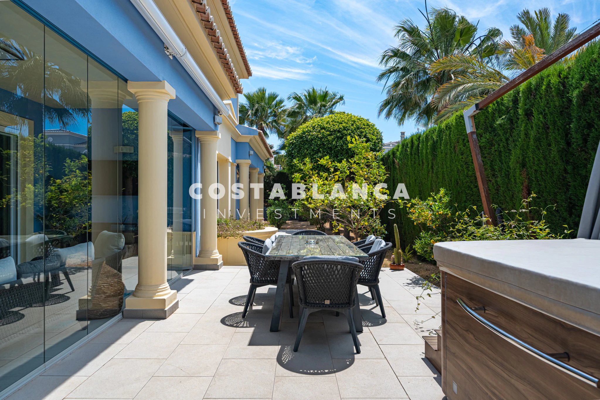 Hermosa Villa en Calpe con Piscina y vistas a la Montaña