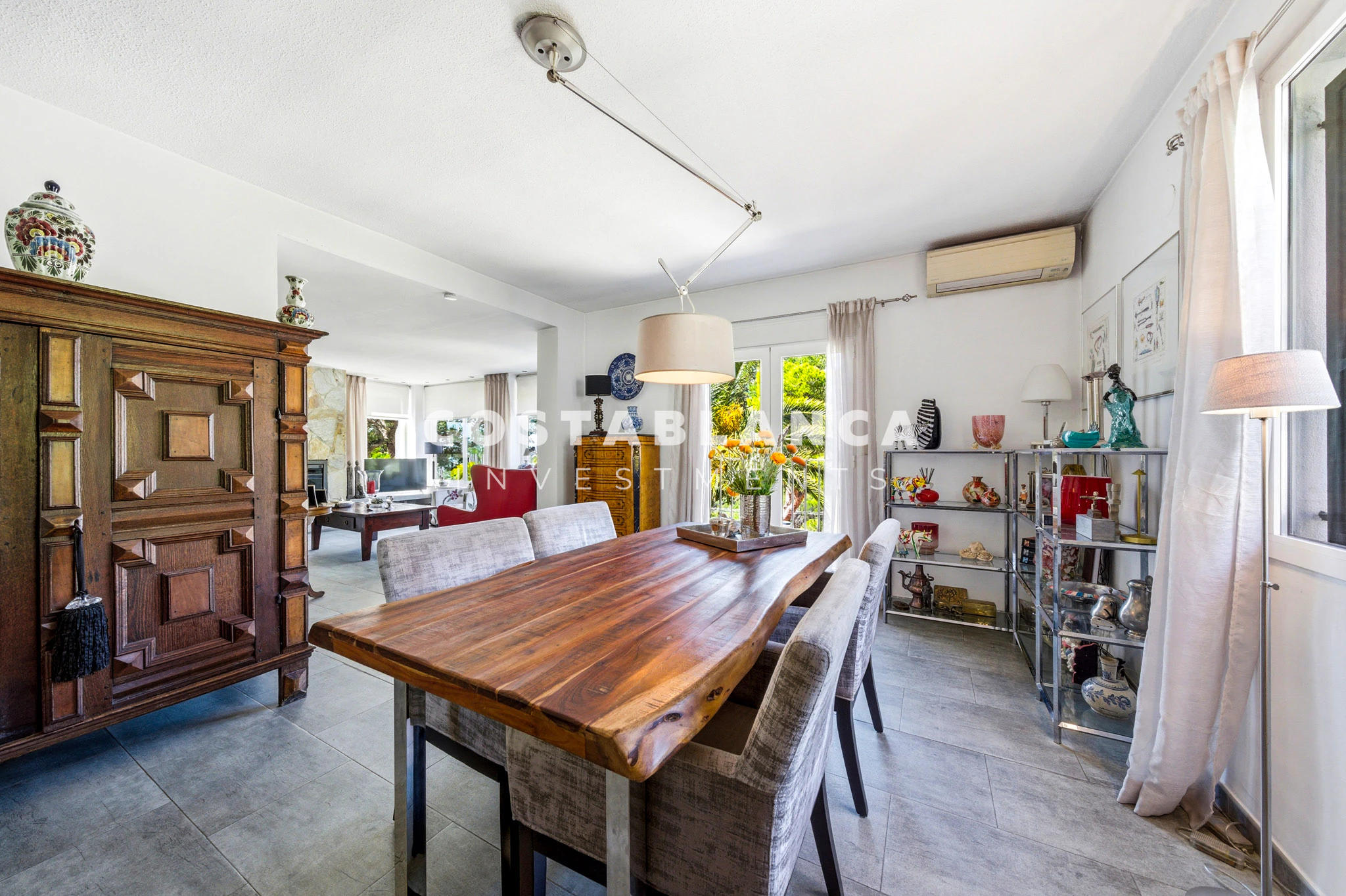 Peaceful Mediterranean Villa with Flat Plot and Open Views for sale in Altea