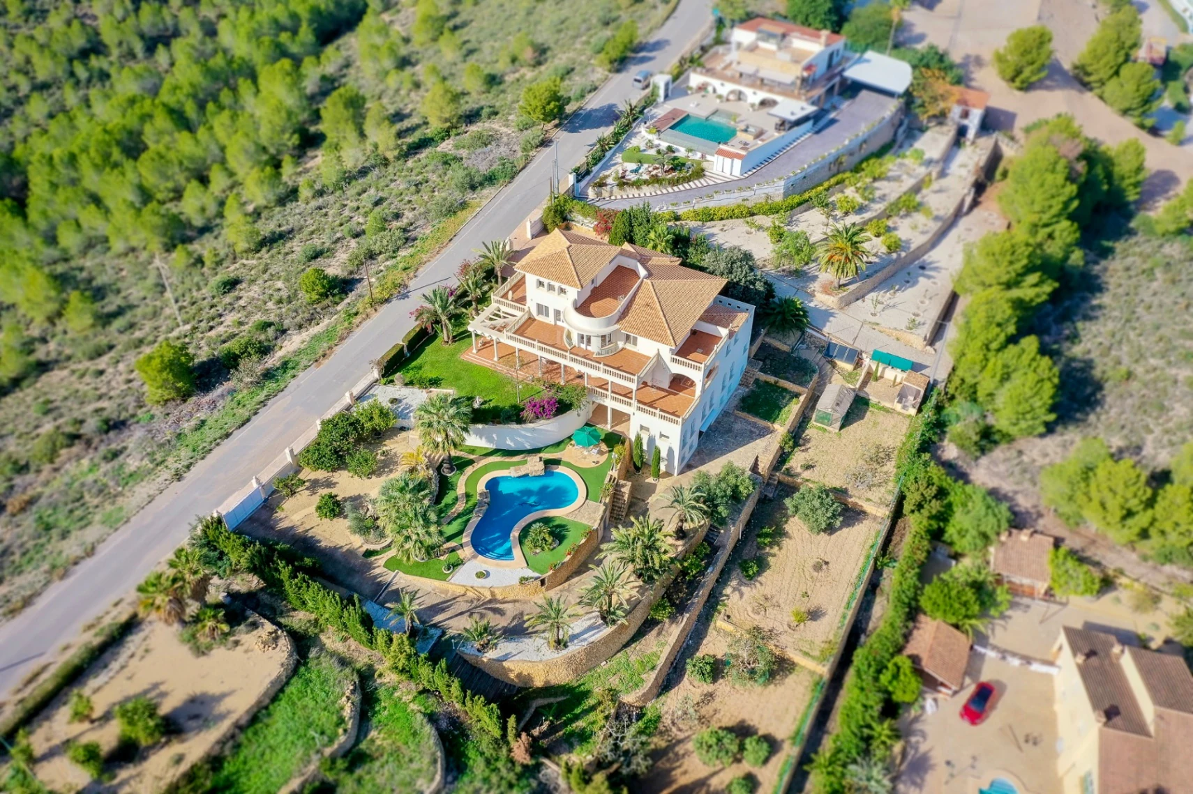 Villa for sale in Benidorm with sea Views and large Plot