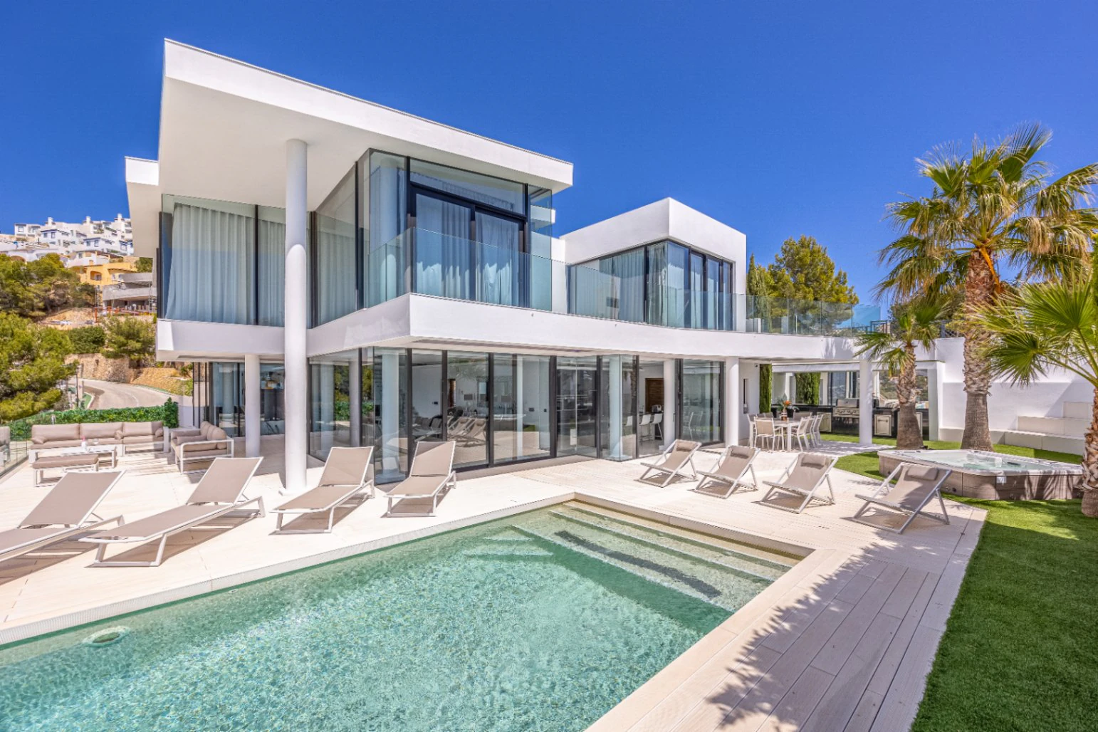 Modern Villa with Infinity Pool for Sale in Altea Hills