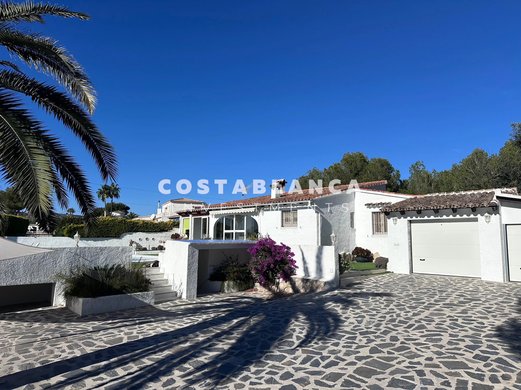 Sunny Mediterranean villa for sale in Moraira