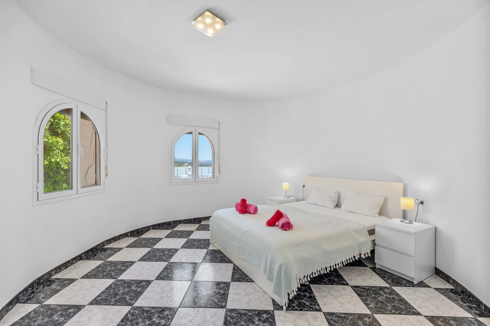 STUNNING MEDITERRANEAN VILLA FOR SALE IN CALPE WITH PANORAMIC SEA AND MOUNTAIN VIEWS