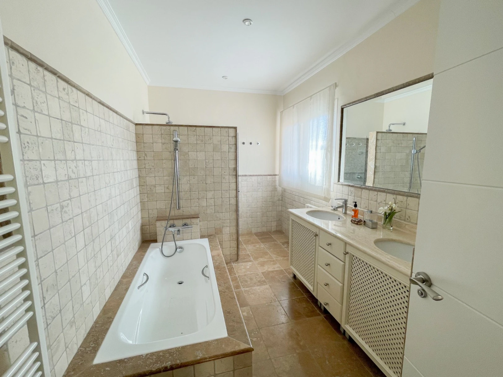 Villa méditerranéenne avec appartement d’hôtes et vue panoramique sur la mer à vendre à Altea Hills