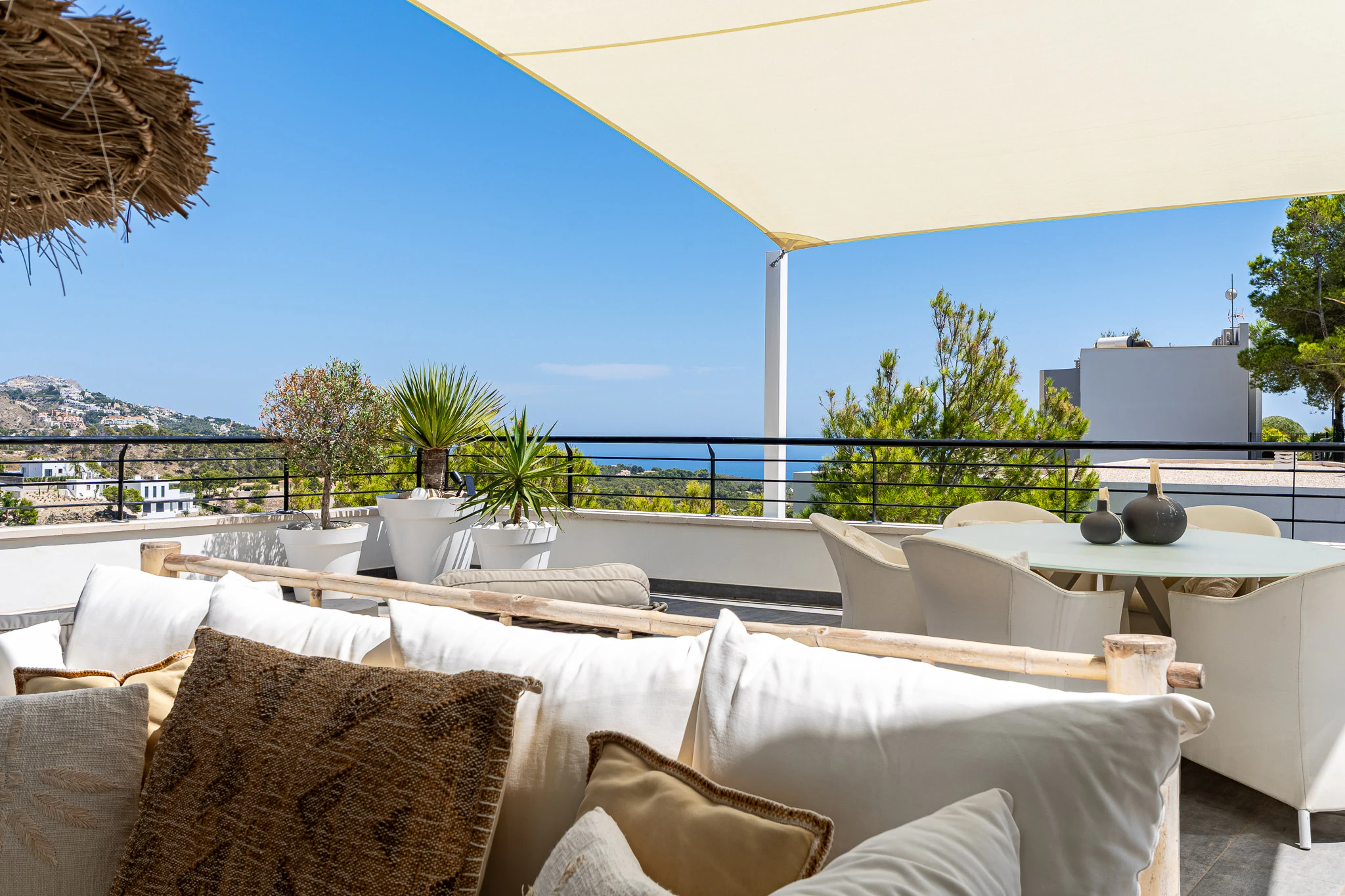 Luxury Villa in Altea with open views and High-End Finishes