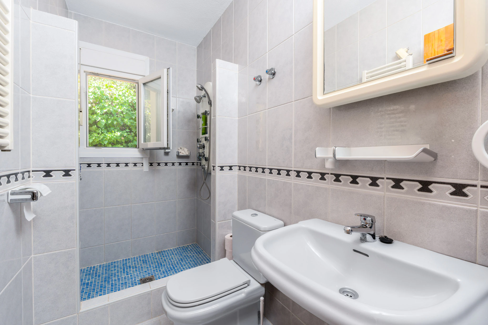 Mediterranean Villa with Sea and Mountain Views for sale in La Nucia