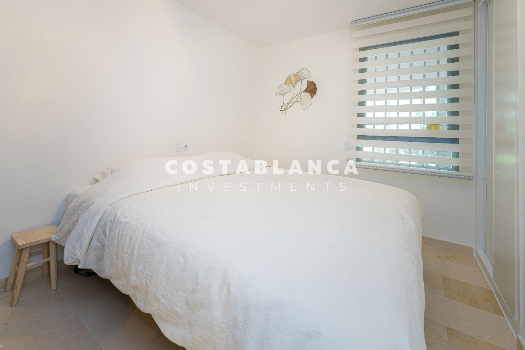 Amplio Apartamento Esquinero con Vistas al Mar y a la Montaña en Venta en Altea La Nova
