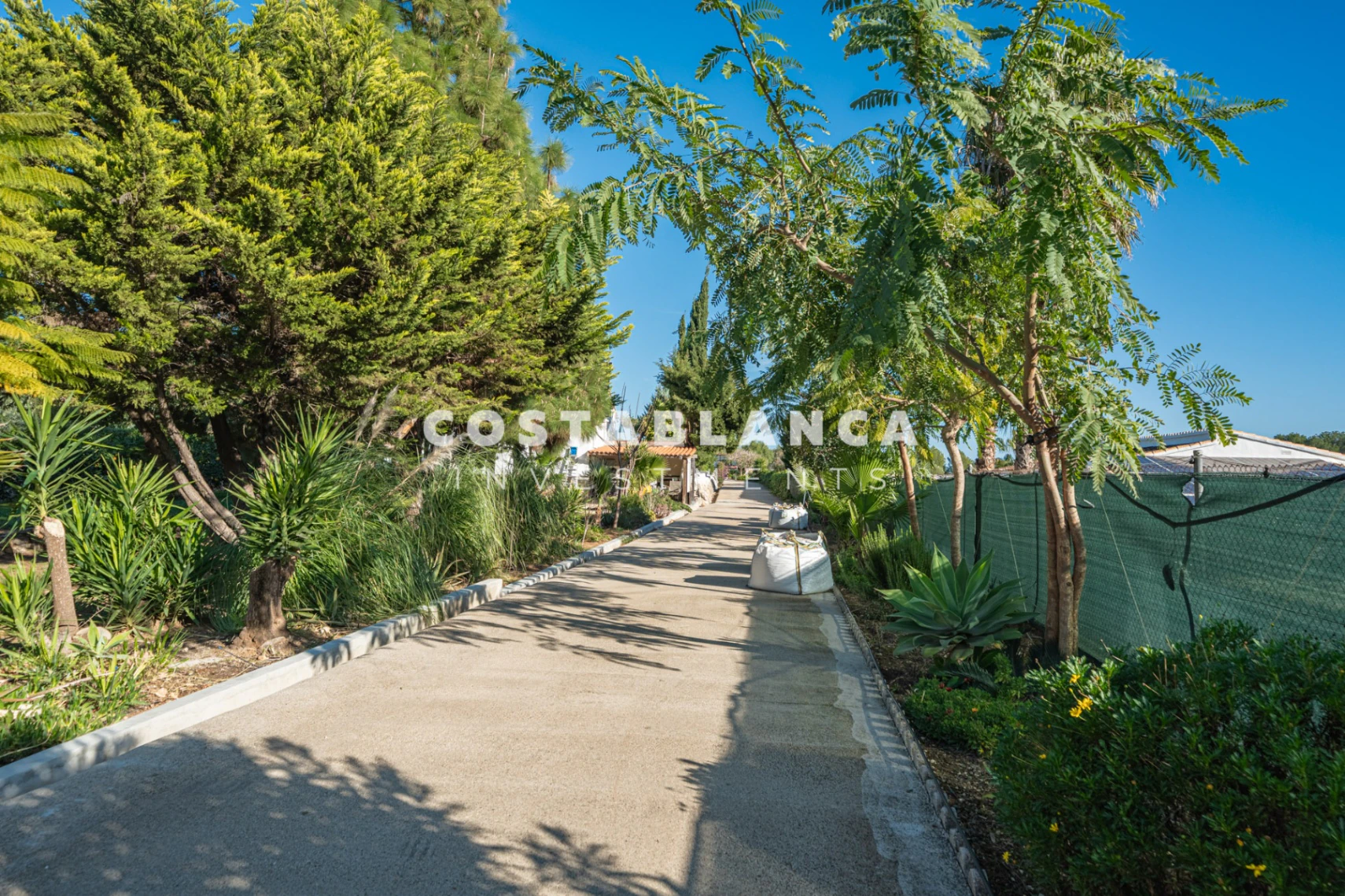 Fully Modernized Luxury Villa with Guest Apartment and Solar Energy for sale in Denia