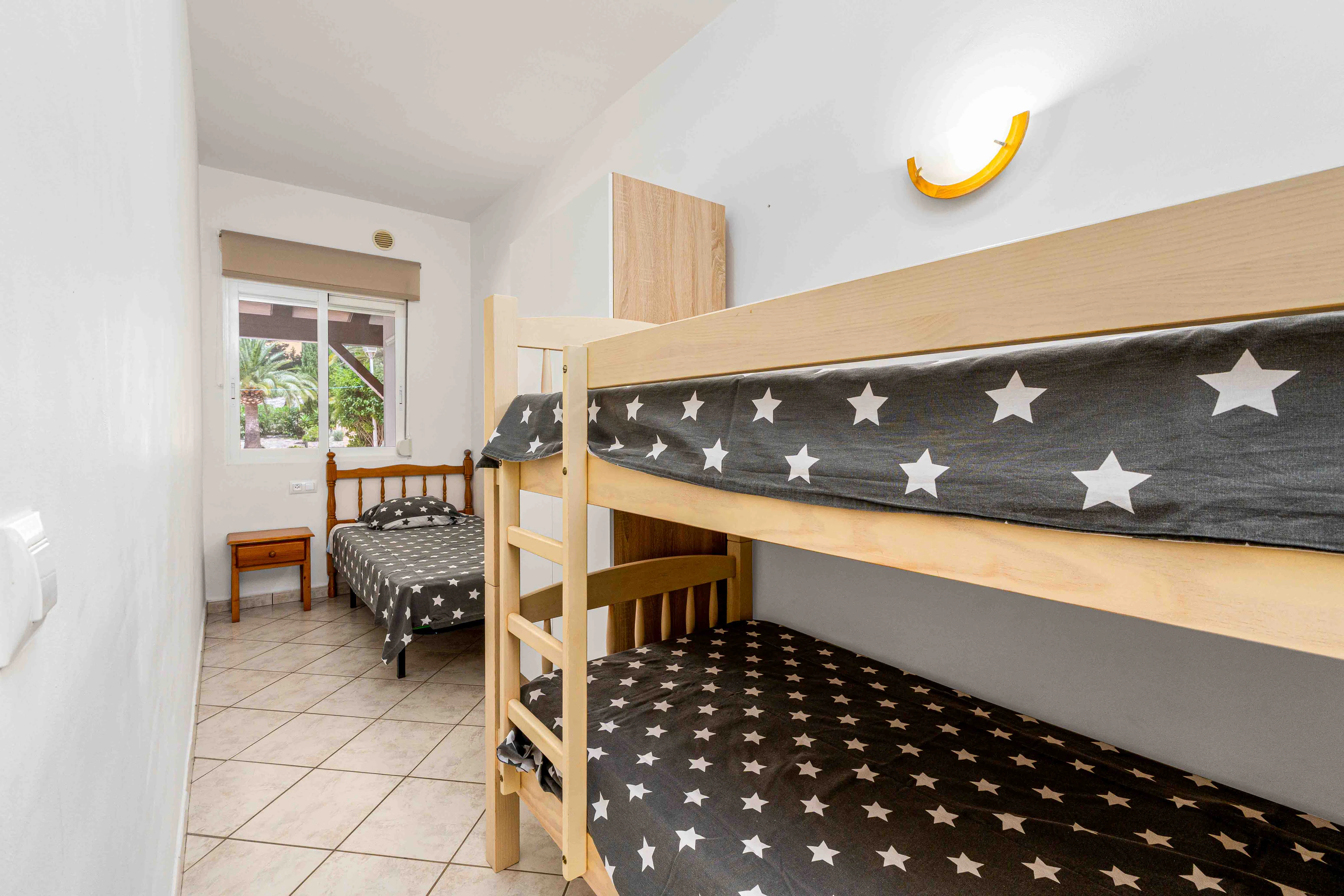 Willa na sprzedaż w Calpe na działce prawie 6 000 m² z kortem tenisowym