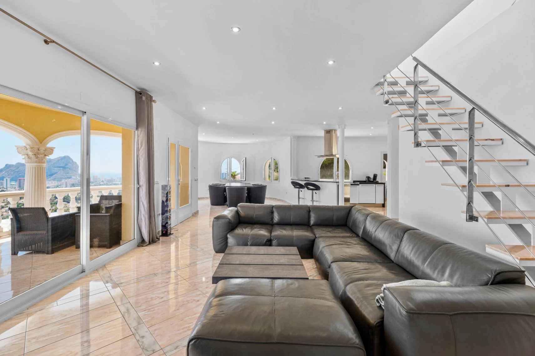 STUNNING MEDITERRANEAN VILLA FOR SALE IN CALPE WITH PANORAMIC SEA AND MOUNTAIN VIEWS