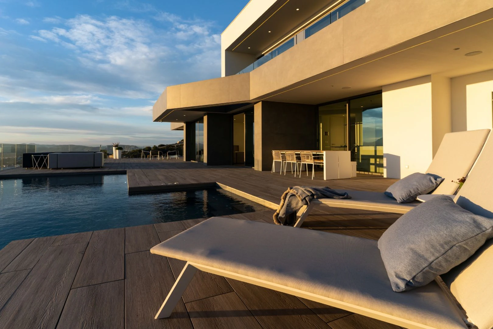 Villa Veleta - Luxury Modern Villa in Cumbre del Sol