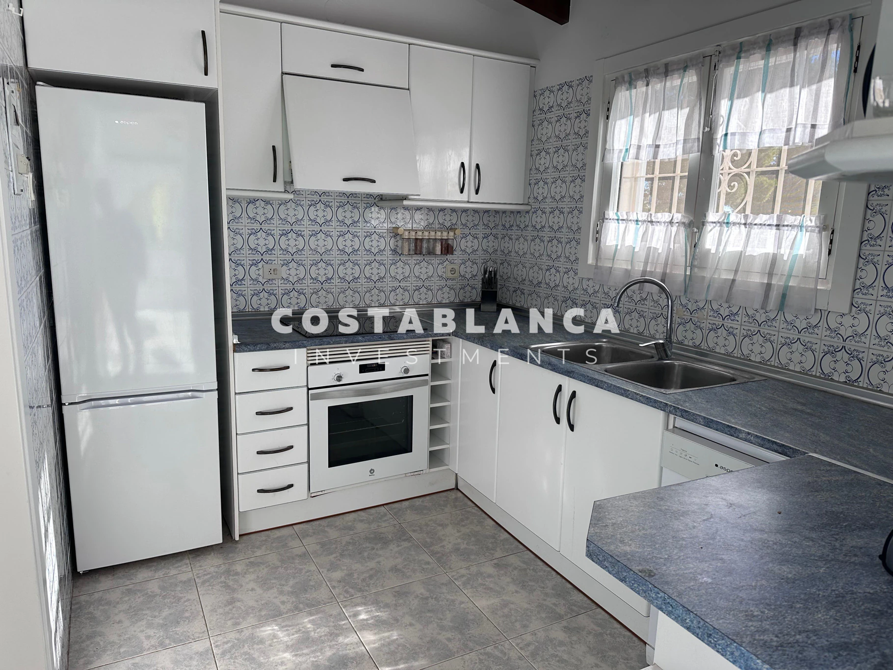 Sunny Mediterranean villa for sale in Moraira