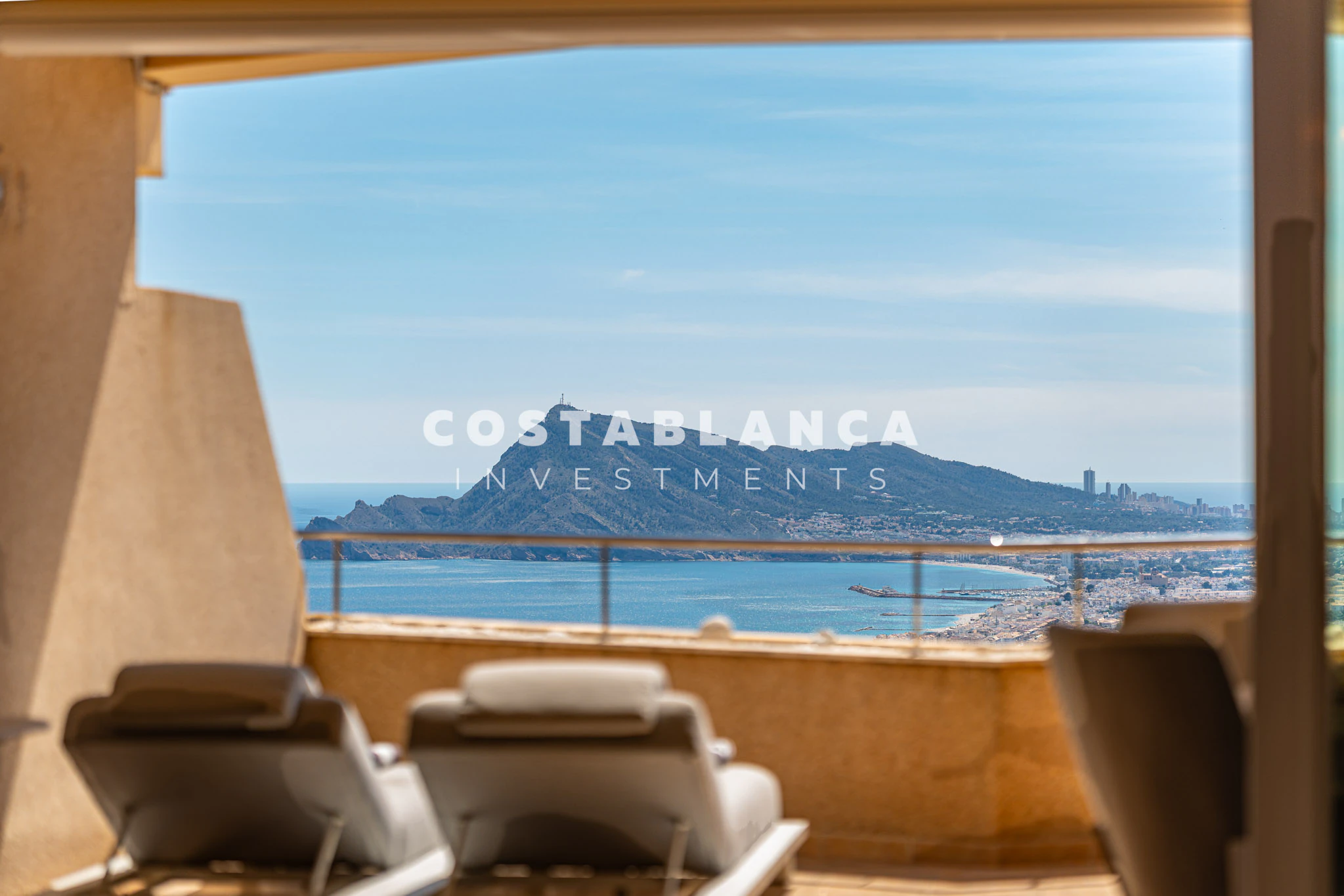Licht Appartement met Meerdere Terrassen Te Koop in het Prestigeuze Altea Hills