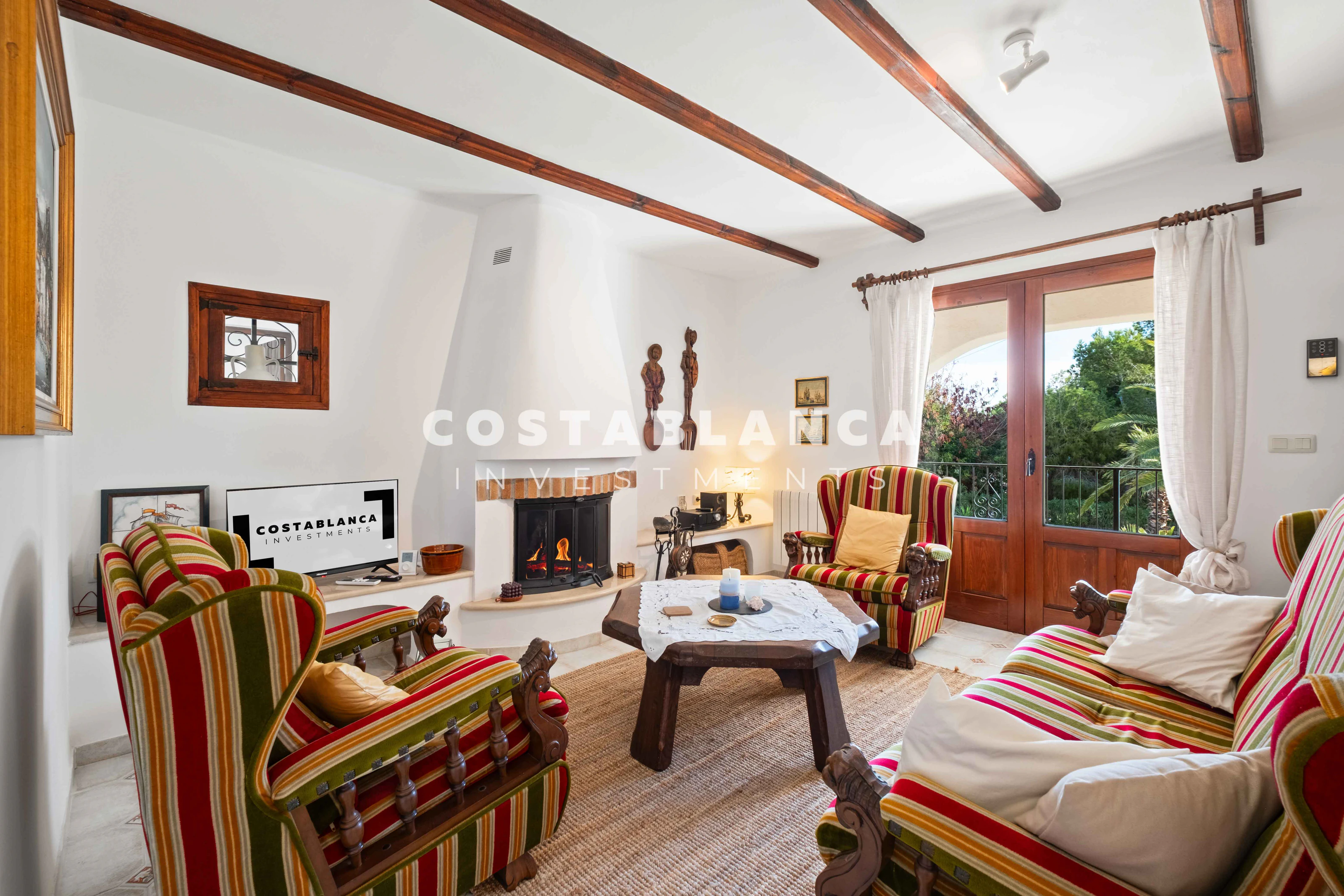 Ruime villa met gastenappartement, uitzicht op zee te koop in Calpe