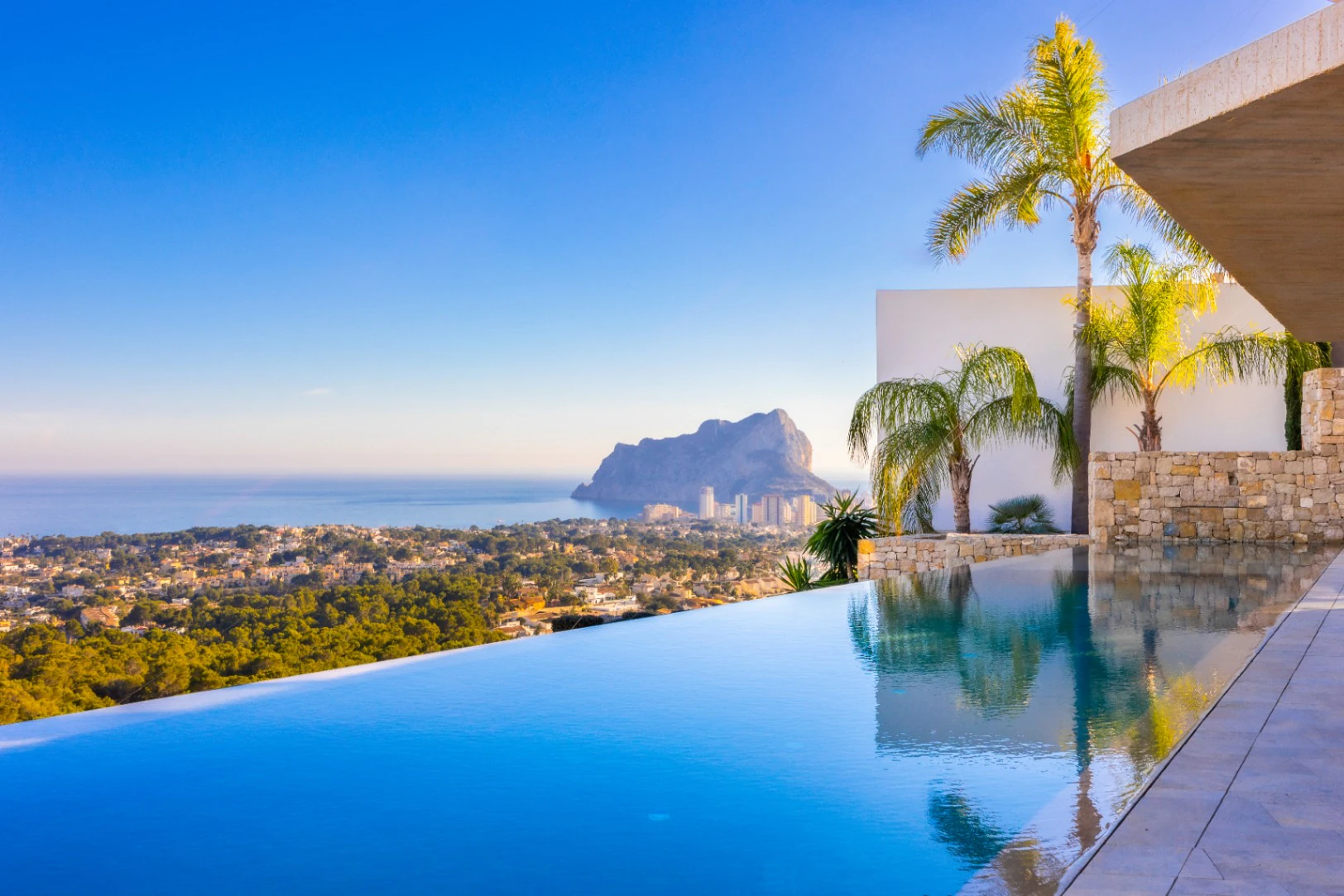 Villa de diseño moderno en Benissa en venta con impresionantes vistas al mar