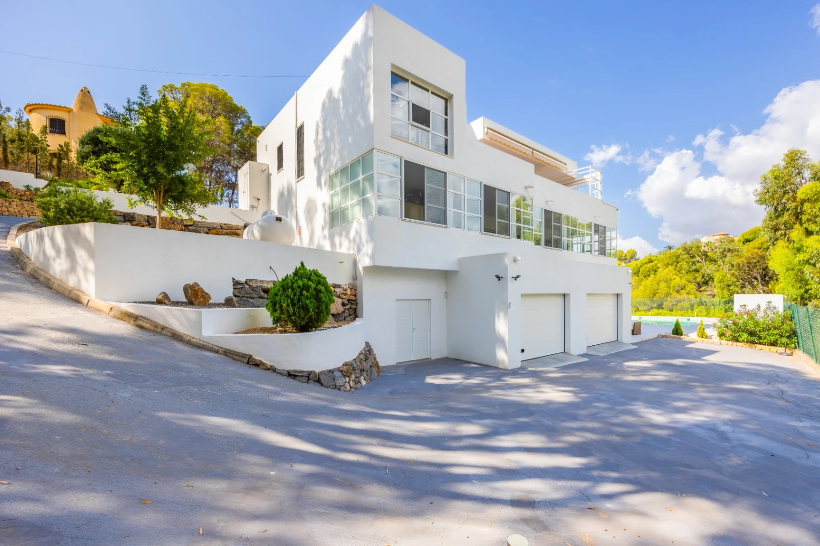 Geräumige Villa zum Verkauf in Altea la Vella mit Meerblick und Zugang zum Golfplatz